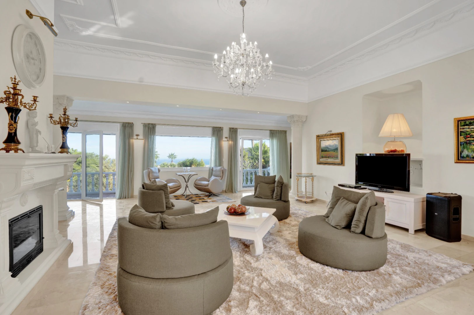 Villa exclusiva con vistas abiertas al mar, la montaña y el castillo de Dénia