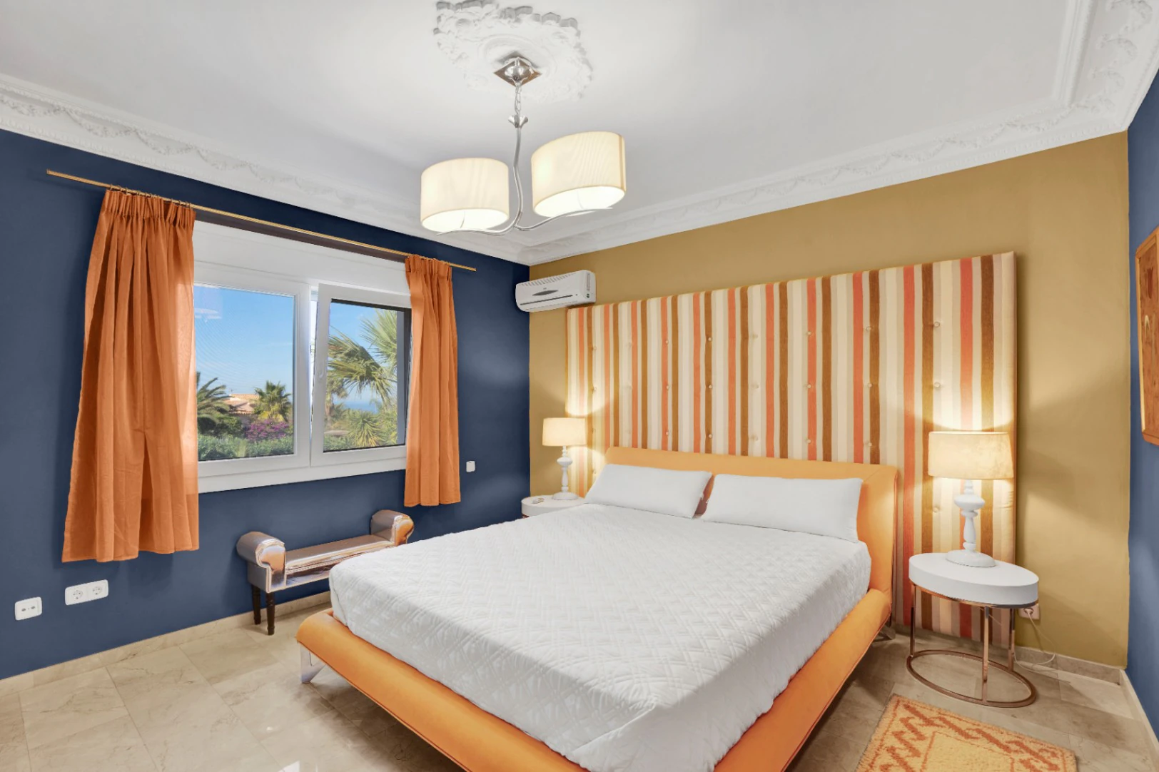 Villa exclusiva con vistas abiertas al mar, la montaña y el castillo de Dénia