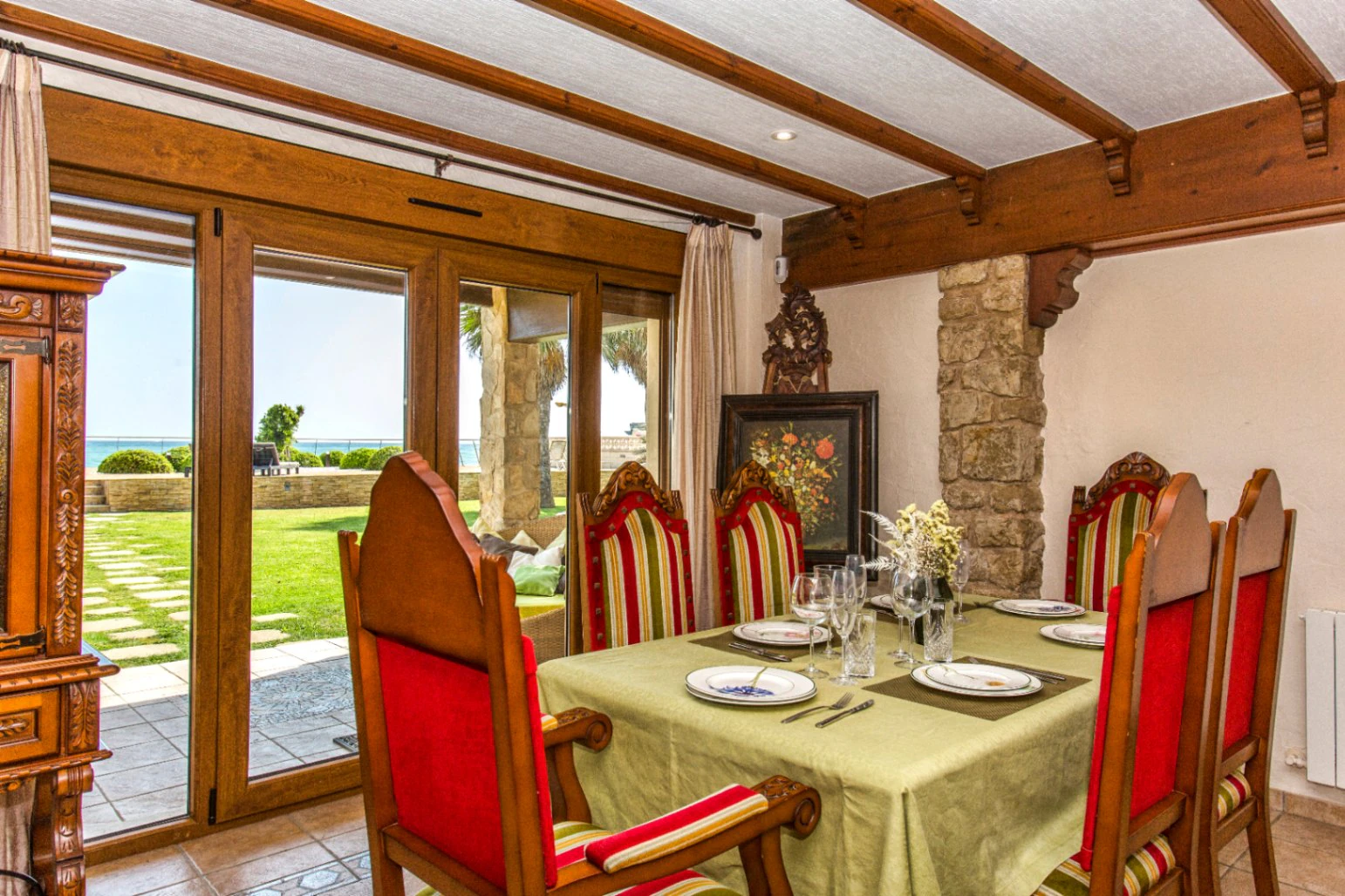 Espectacular casa en primera línea de playa – Un paraíso frente al mar
