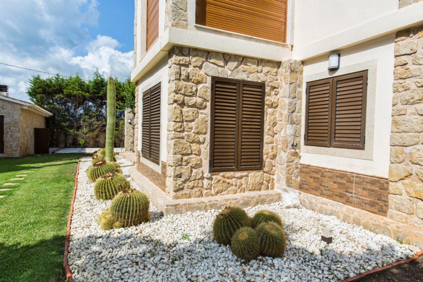 Espectacular casa en primera línea de playa – Un paraíso frente al mar