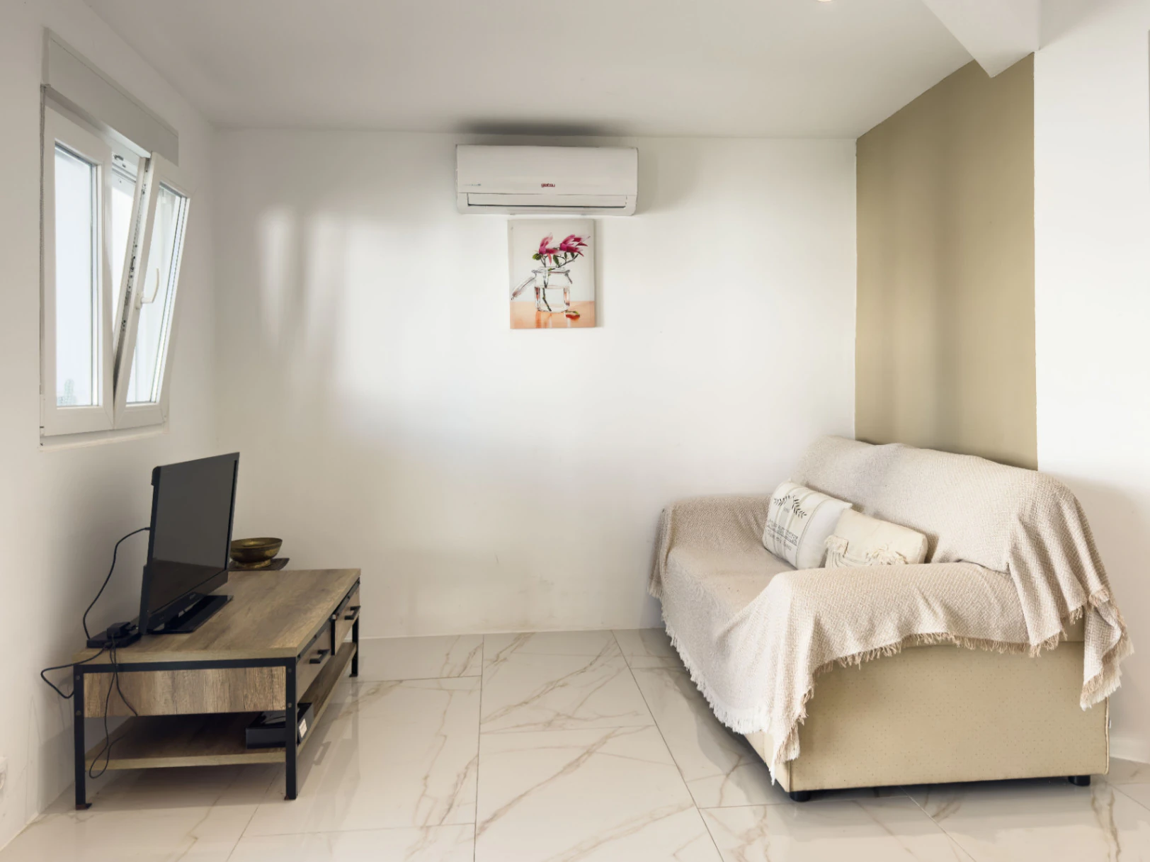 Chalet estilo moderno en venta en Denia con 5 dormitorios y piscina privada