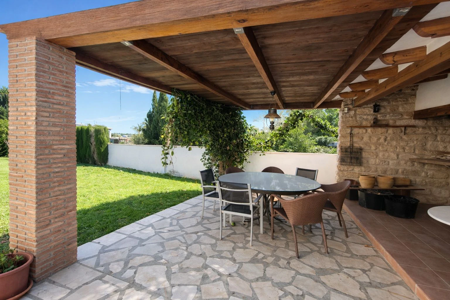Villa de 3 dormitorios, apartamento de invitados y vistas al mar en el Montgó, Dénia
