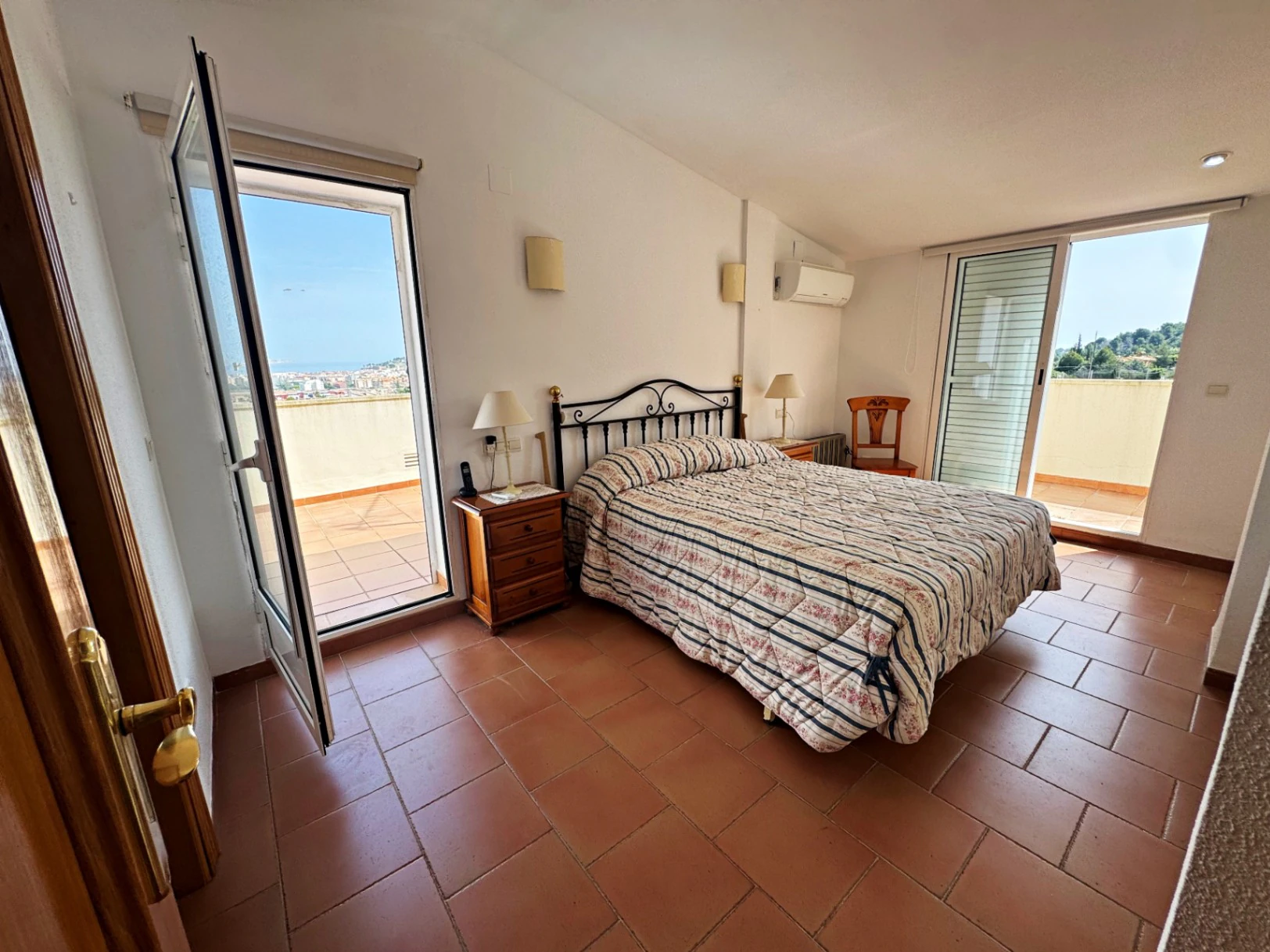 Chalet en venta en Denia, con preciosas vistas al mar y al montgó