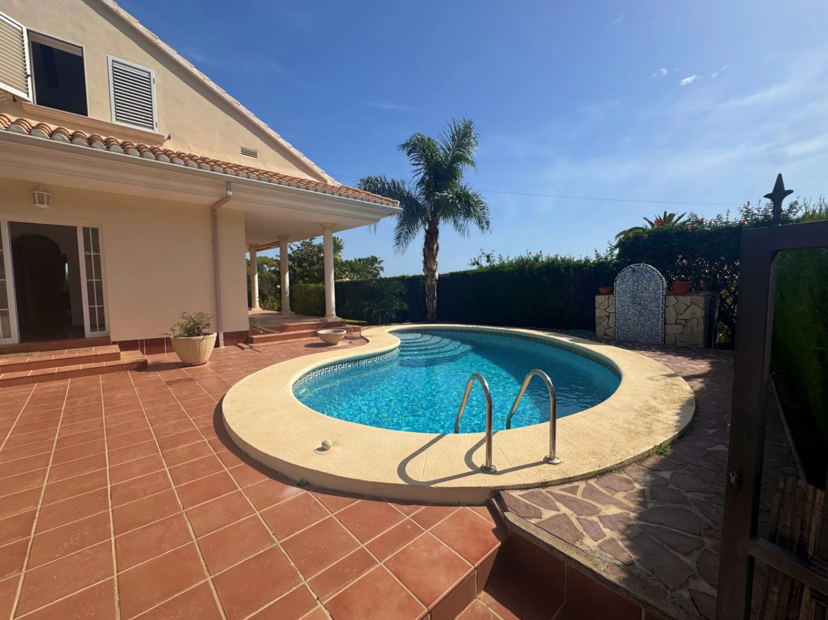 Chalet en venta en Denia, con preciosas vistas al mar y al montgó