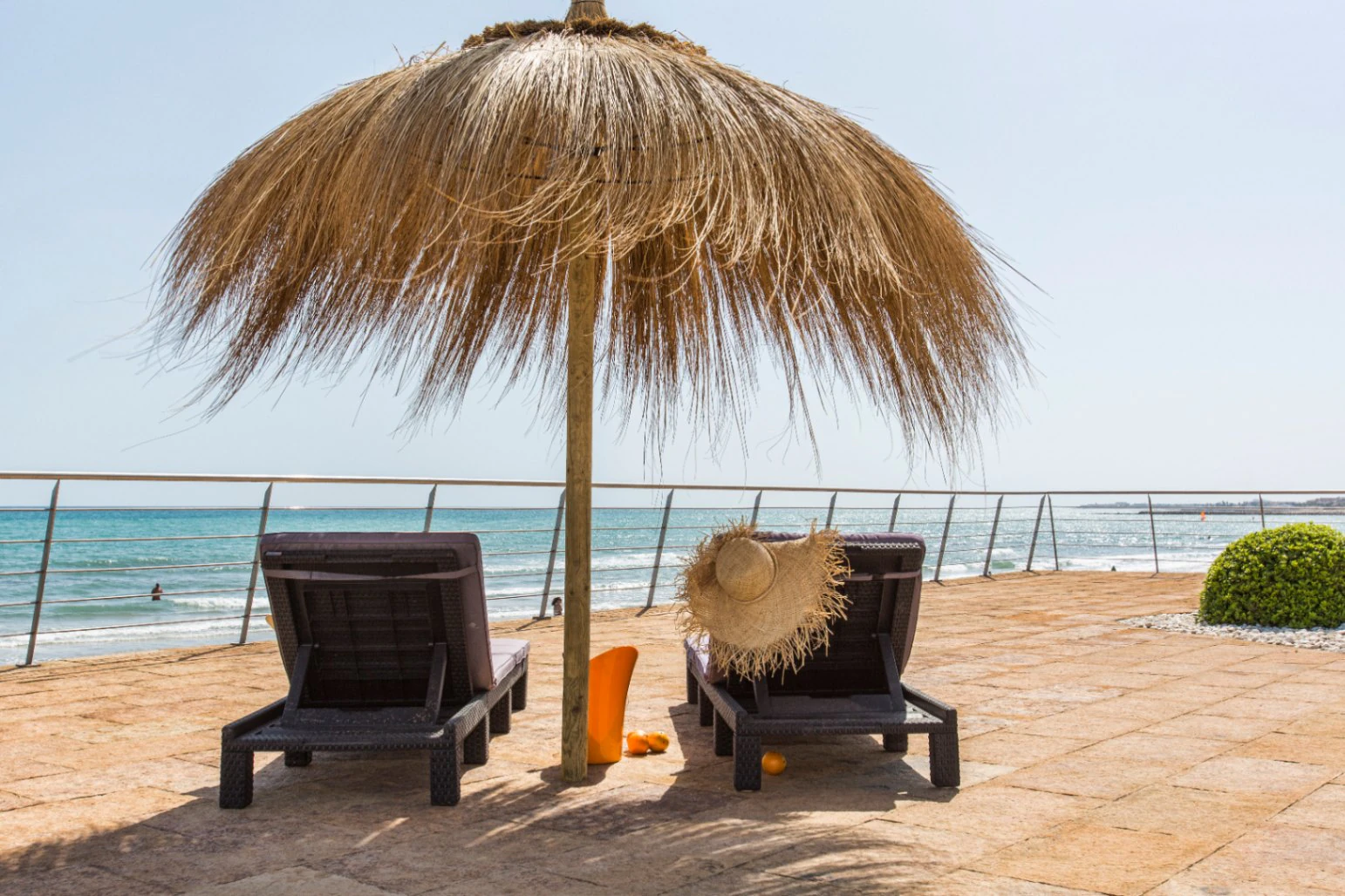 Espectacular casa en primera línea de playa – Un paraíso frente al mar