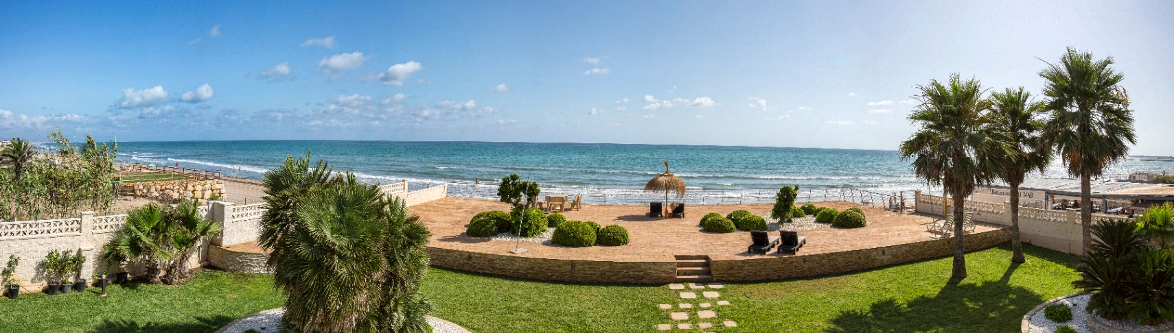Espectacular casa en primera línea de playa – Un paraíso frente al mar