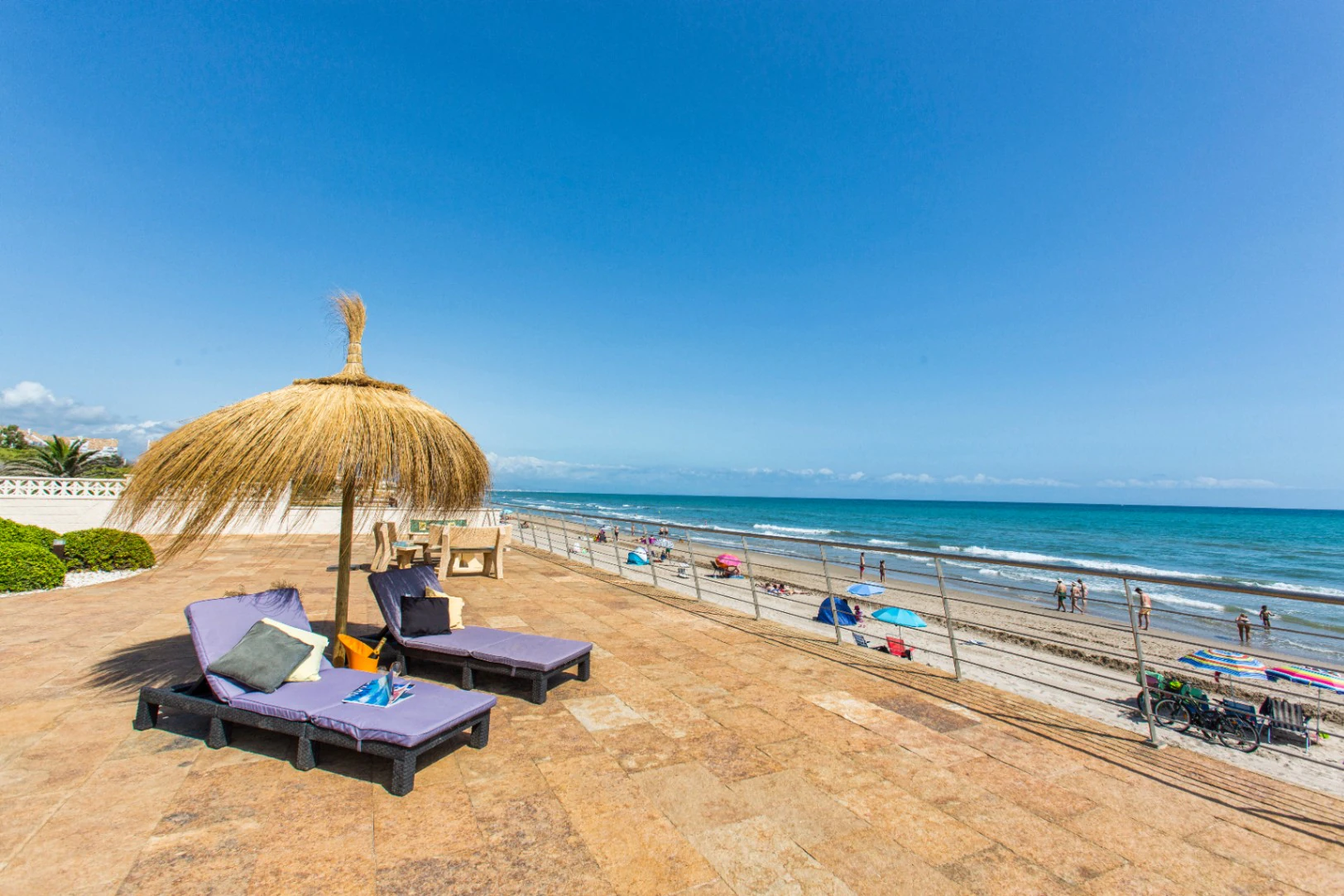 Espectacular casa en primera línea de playa – Un paraíso frente al mar
