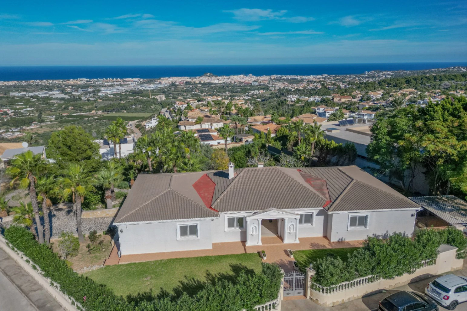 Villa exclusiva con vistas abiertas al mar, la montaña y el castillo de Dénia