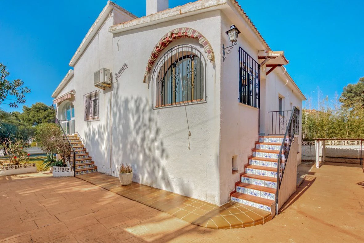 Villa clásica en Las Rotas, Dénia.