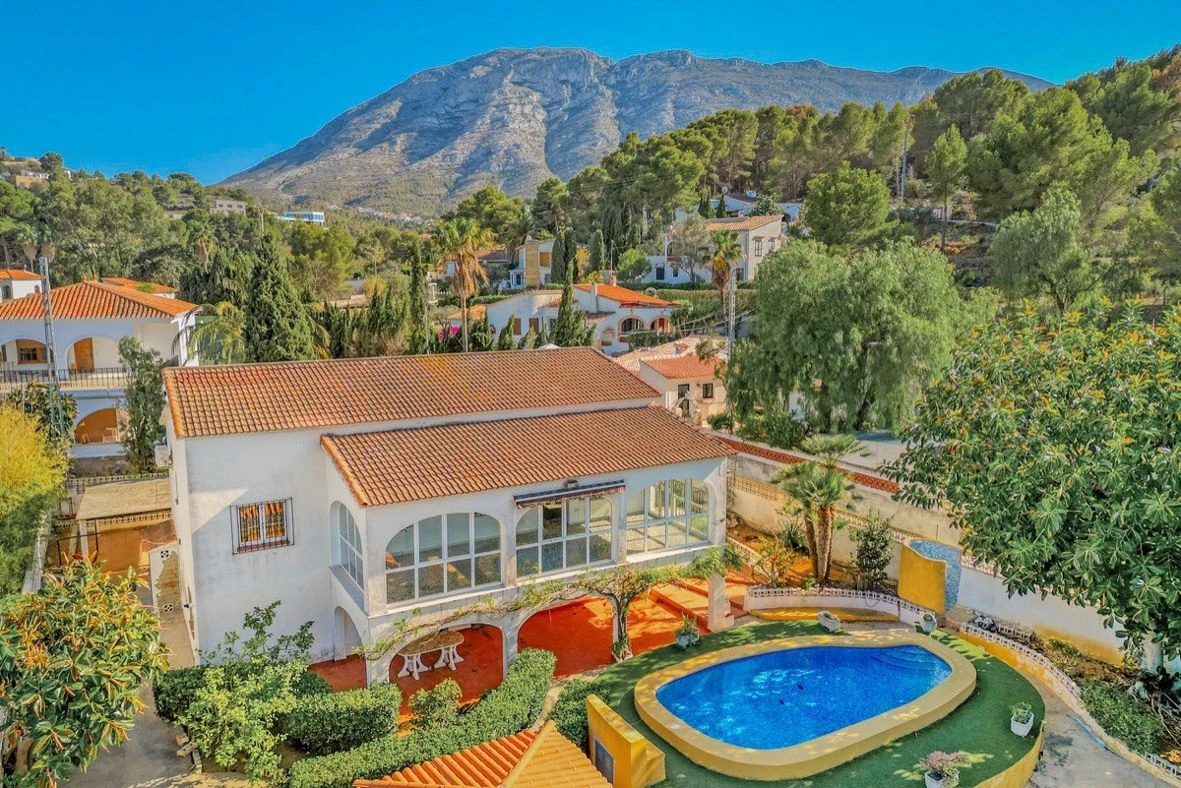 Villa clásica en Las Rotas, Dénia.