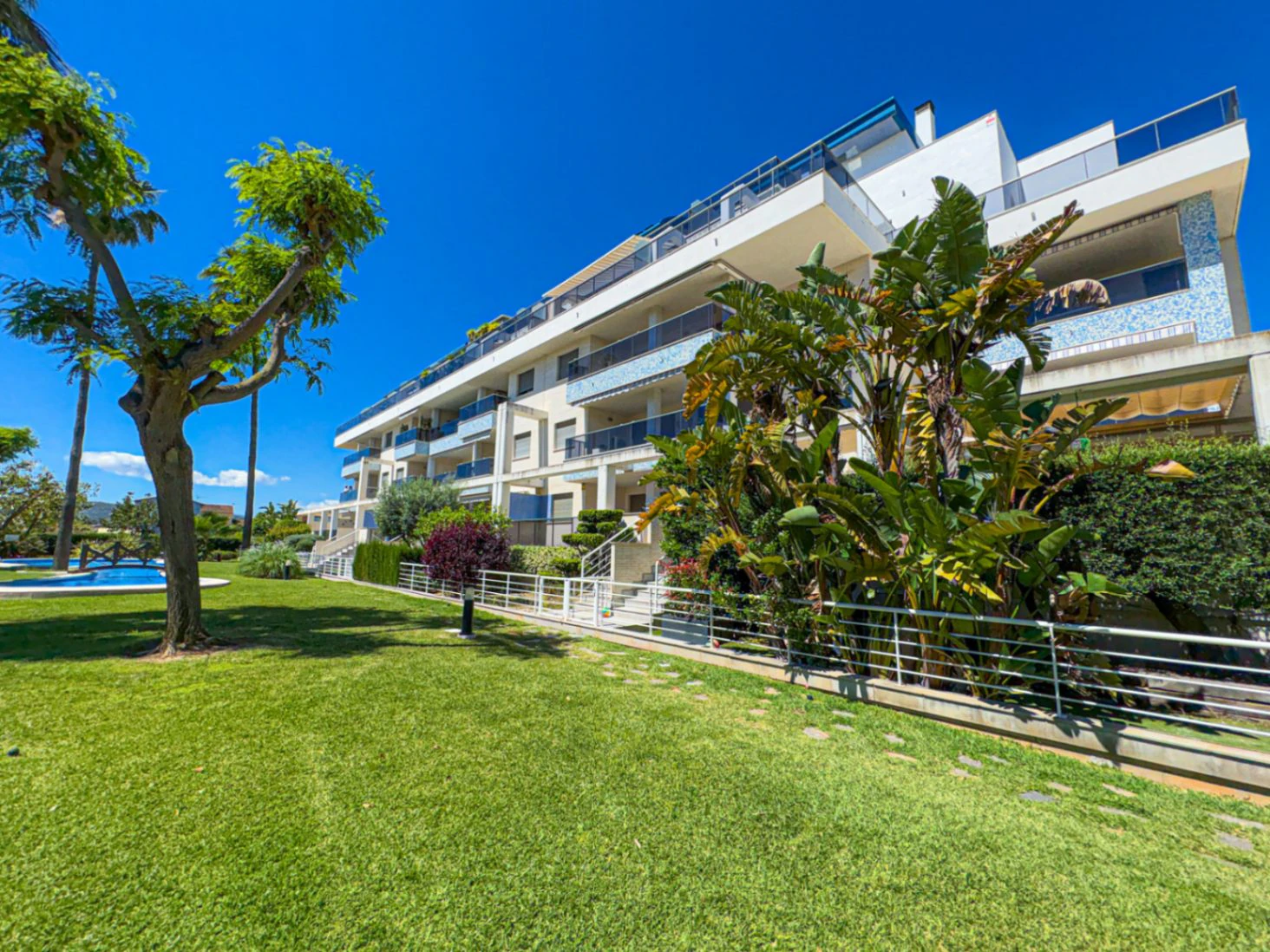 Tu refugio junto al mar: Apartamento en planta baja a un paso de la playa y del centro de Dénia.