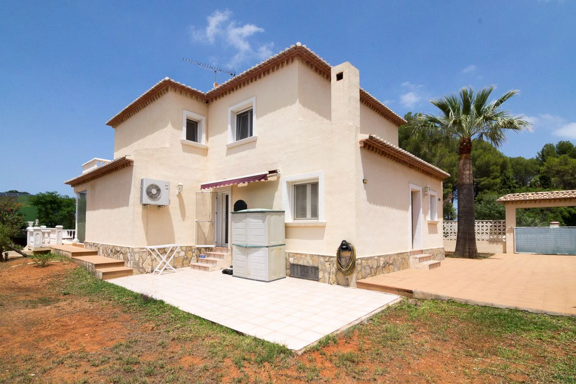 Villa lista para entrar en Alqueríes.