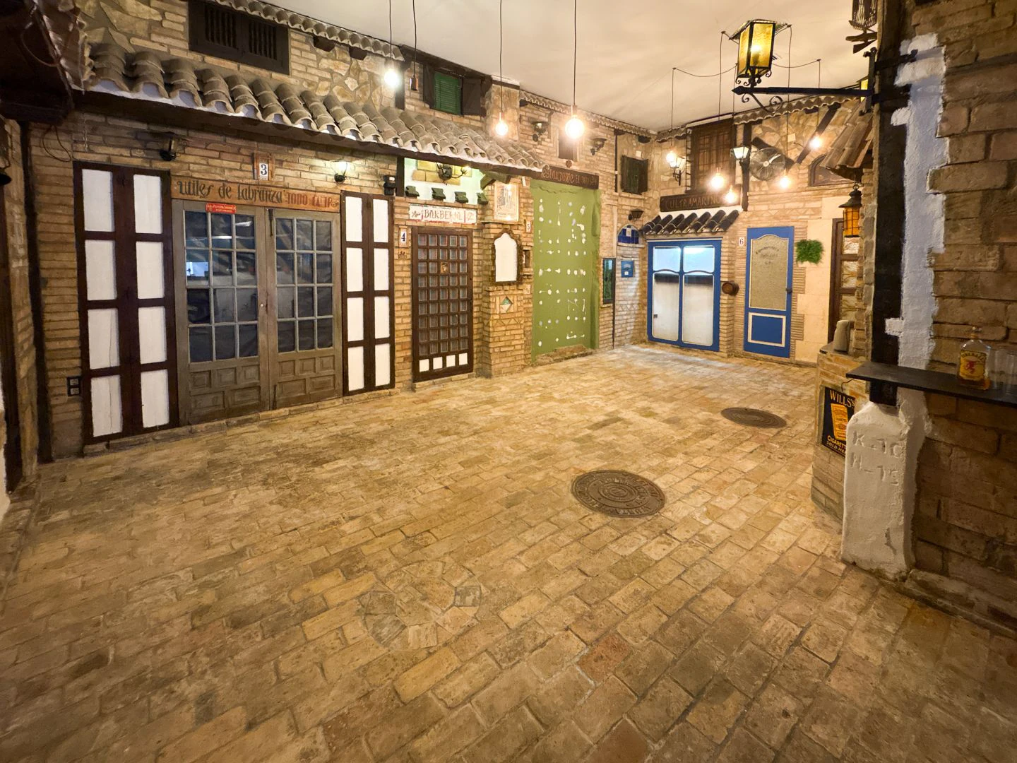 Local comercial habilitado para hostelería en Dénia.