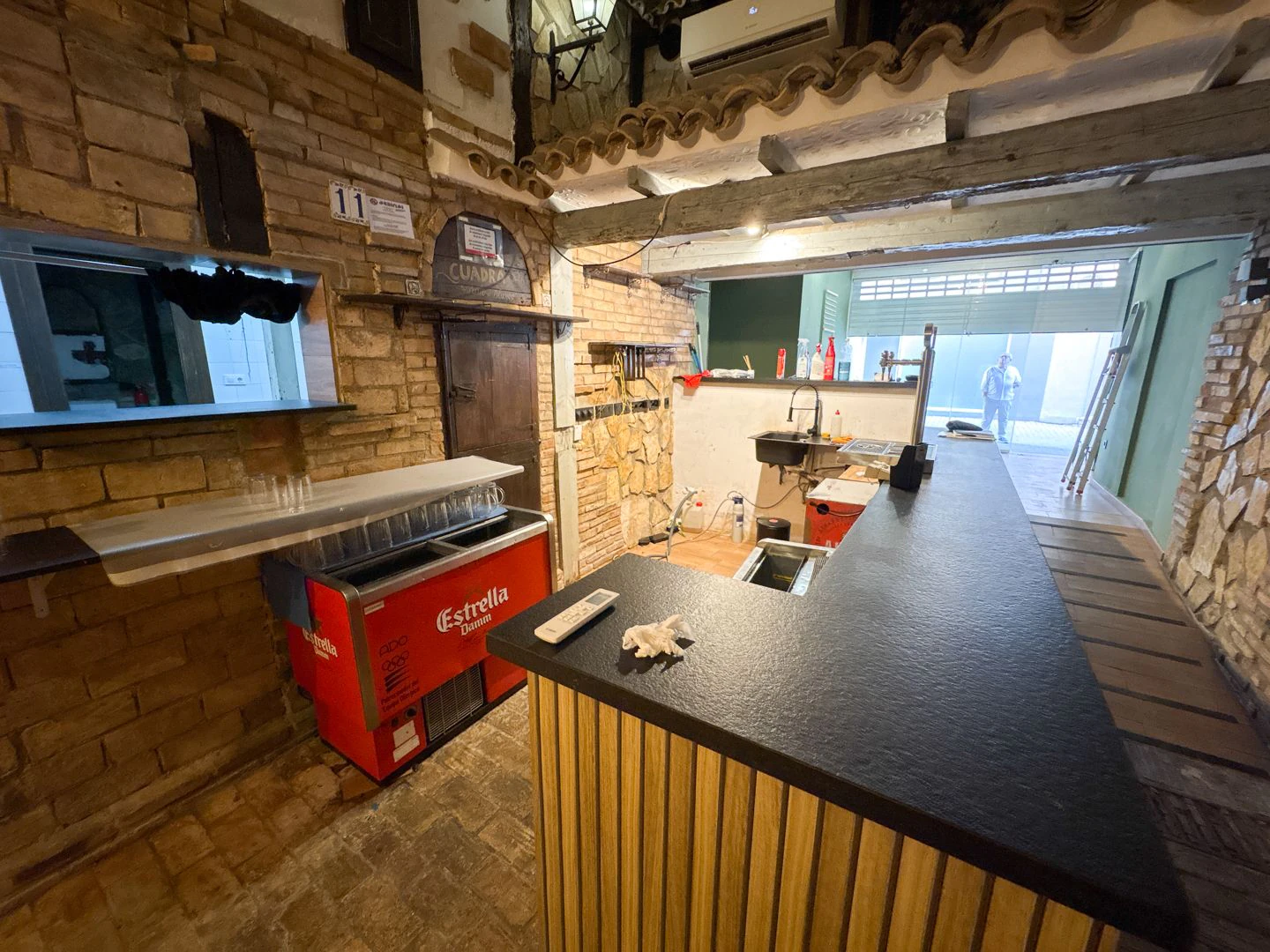 Local comercial habilitado para hostelería en Dénia.