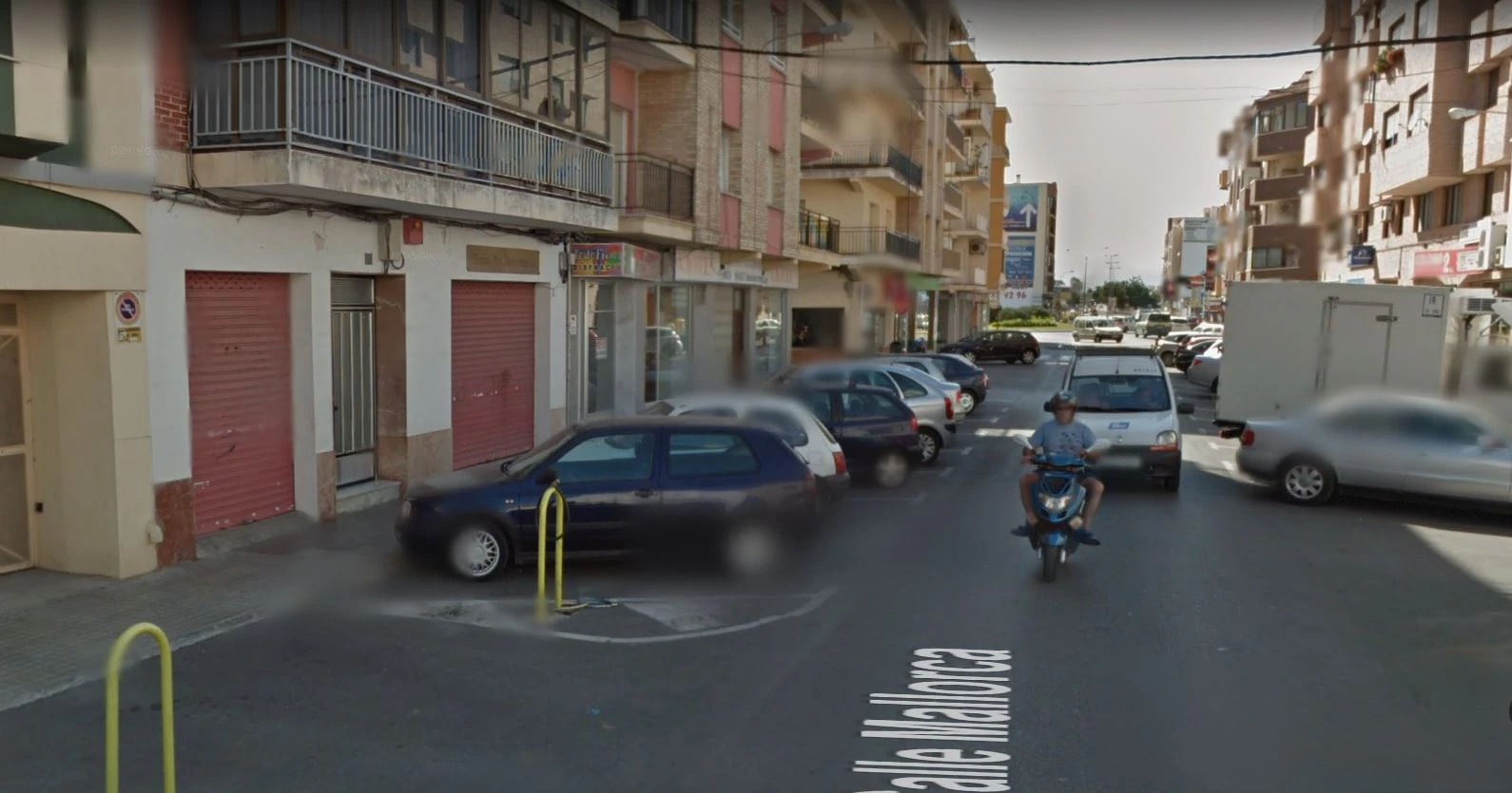 Amplio local comercial en Denia.