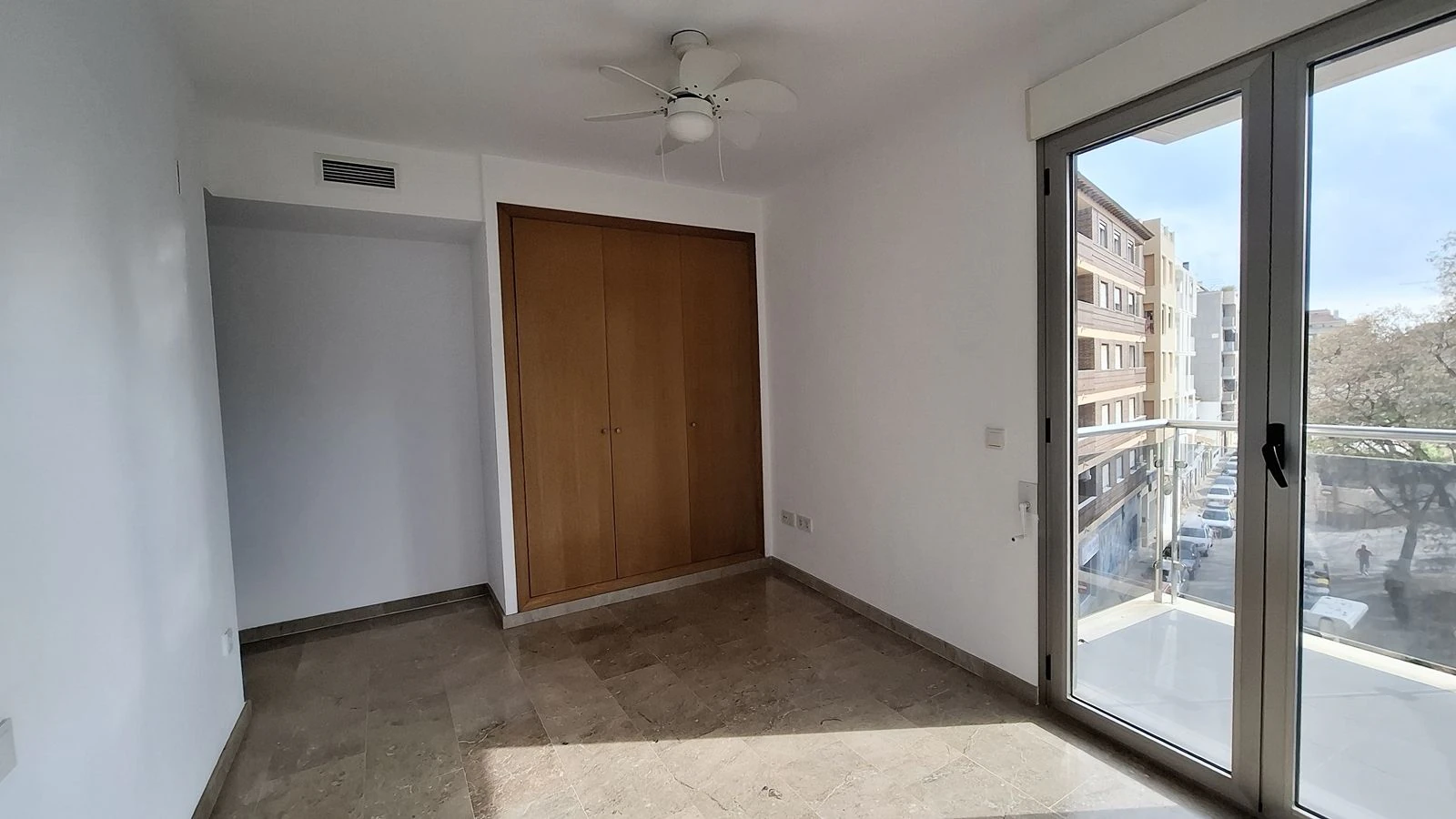 PISO DE 3 DORMITORIOS EN PLENO CENTRO DE DENIA