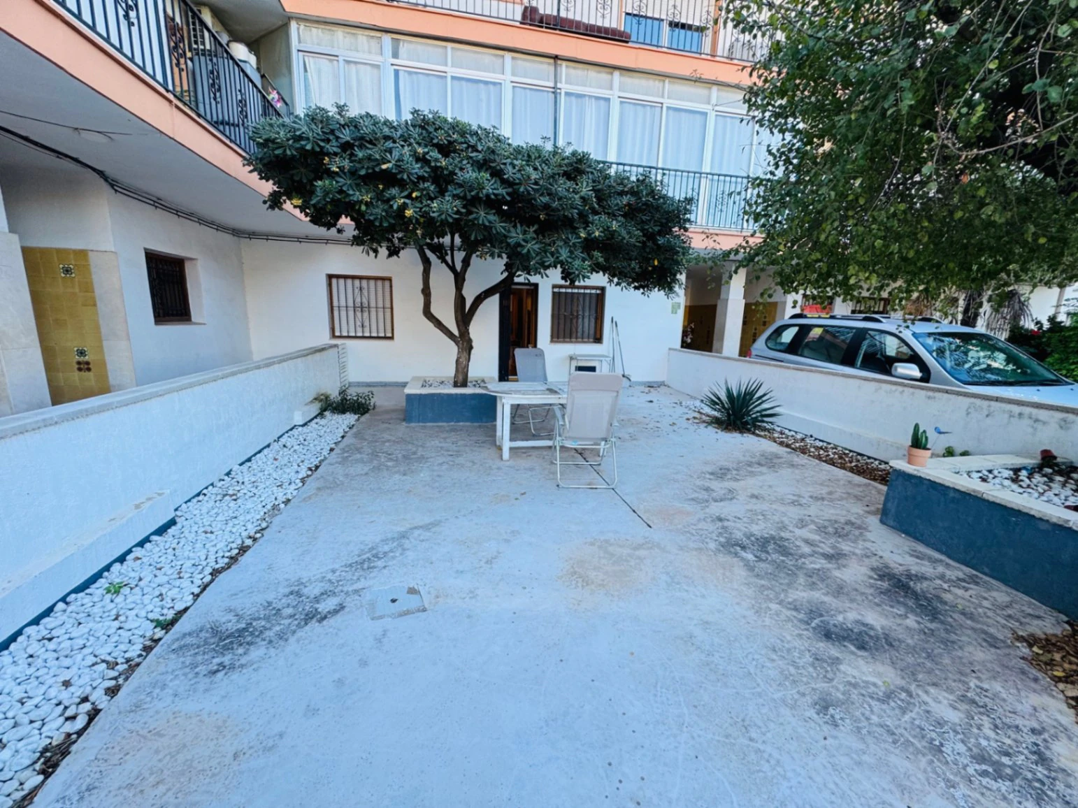 Planta baja en urbanización con piscina en Denia