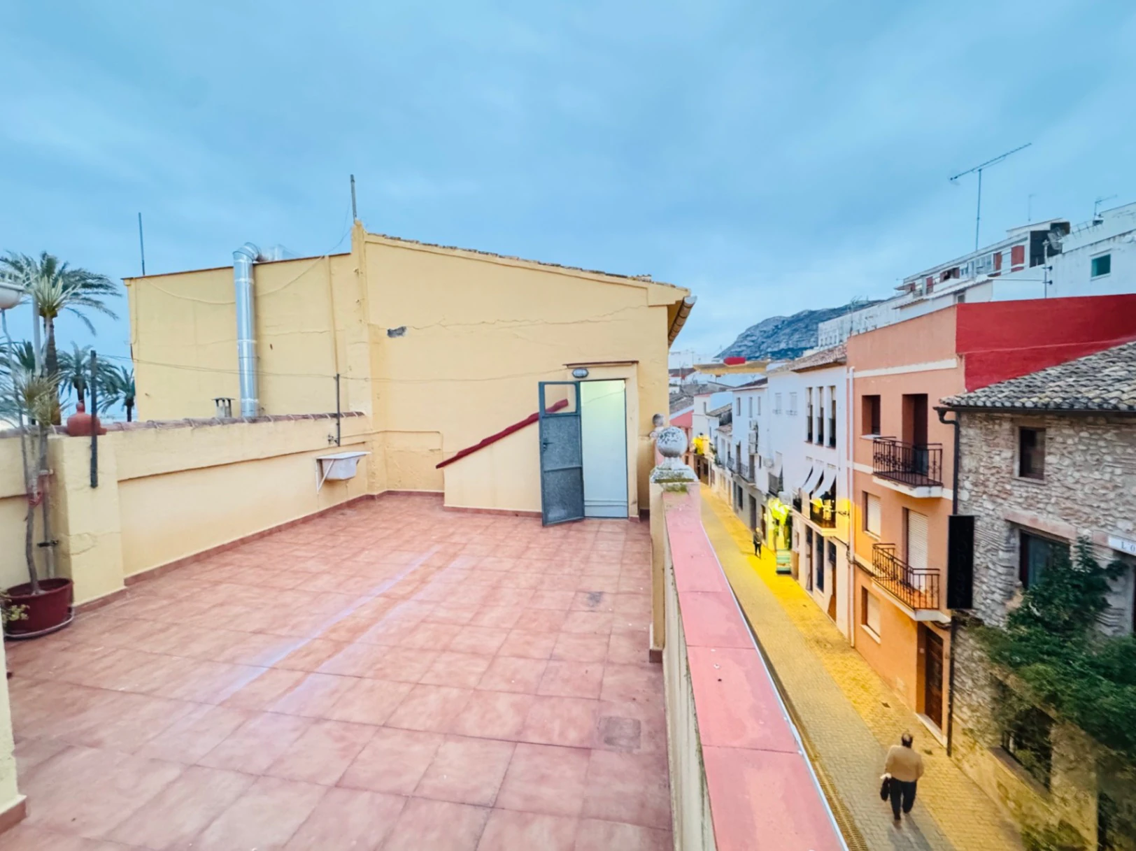 Casa de pueblo en Denia zona Puerto. Al lado Magazinos.