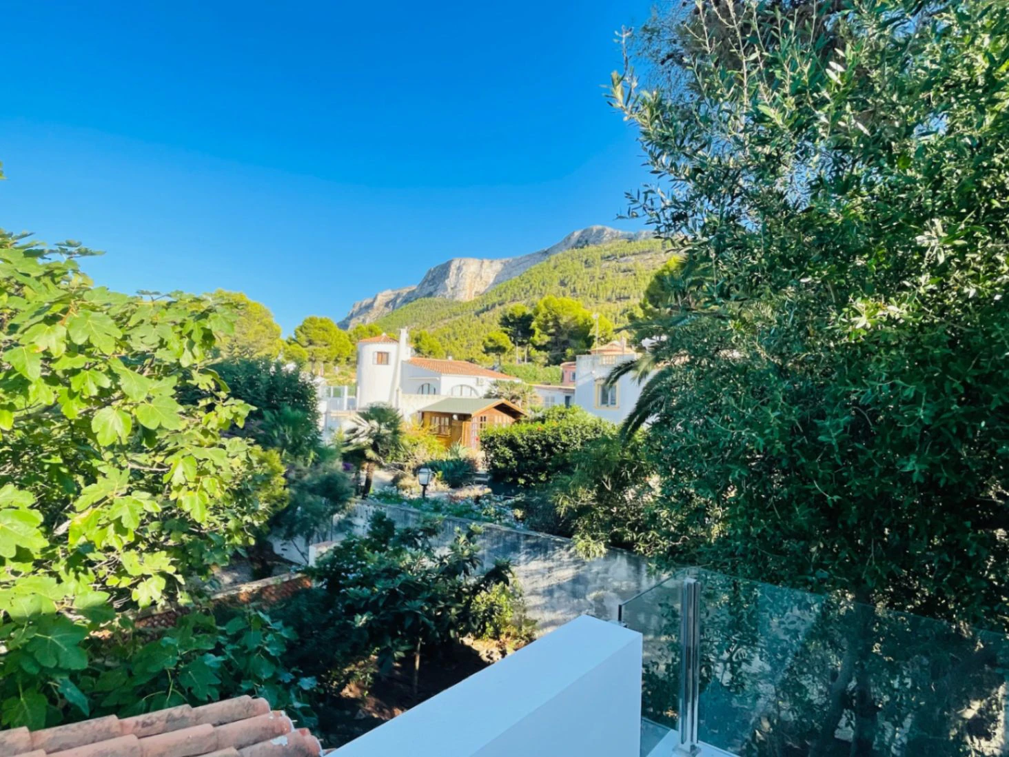 Chalet independiente en Las Marquesas en Denia con piscina privada.