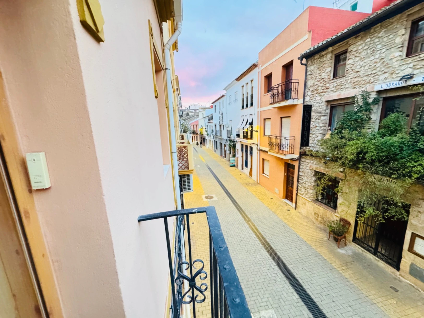 Casa de pueblo en Denia zona Puerto. Al lado Magazinos.