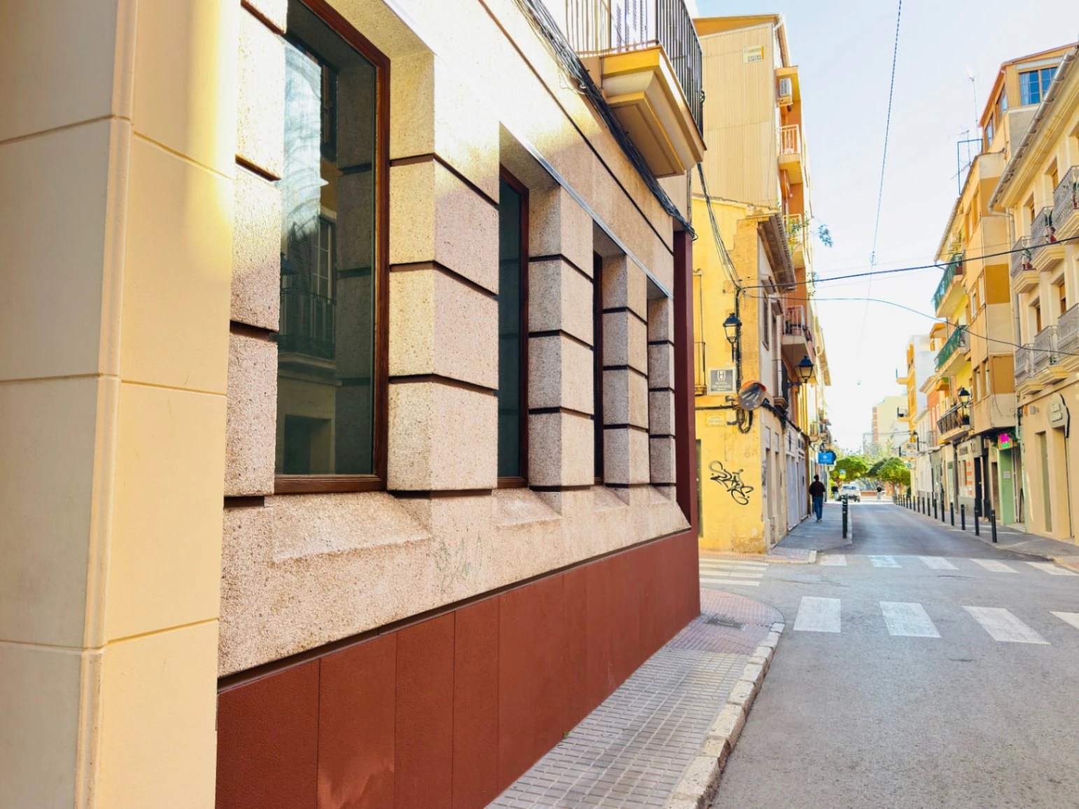 Denia. Alquiler oficinas independientes en bajo comercial. Opción alquiler local entero .