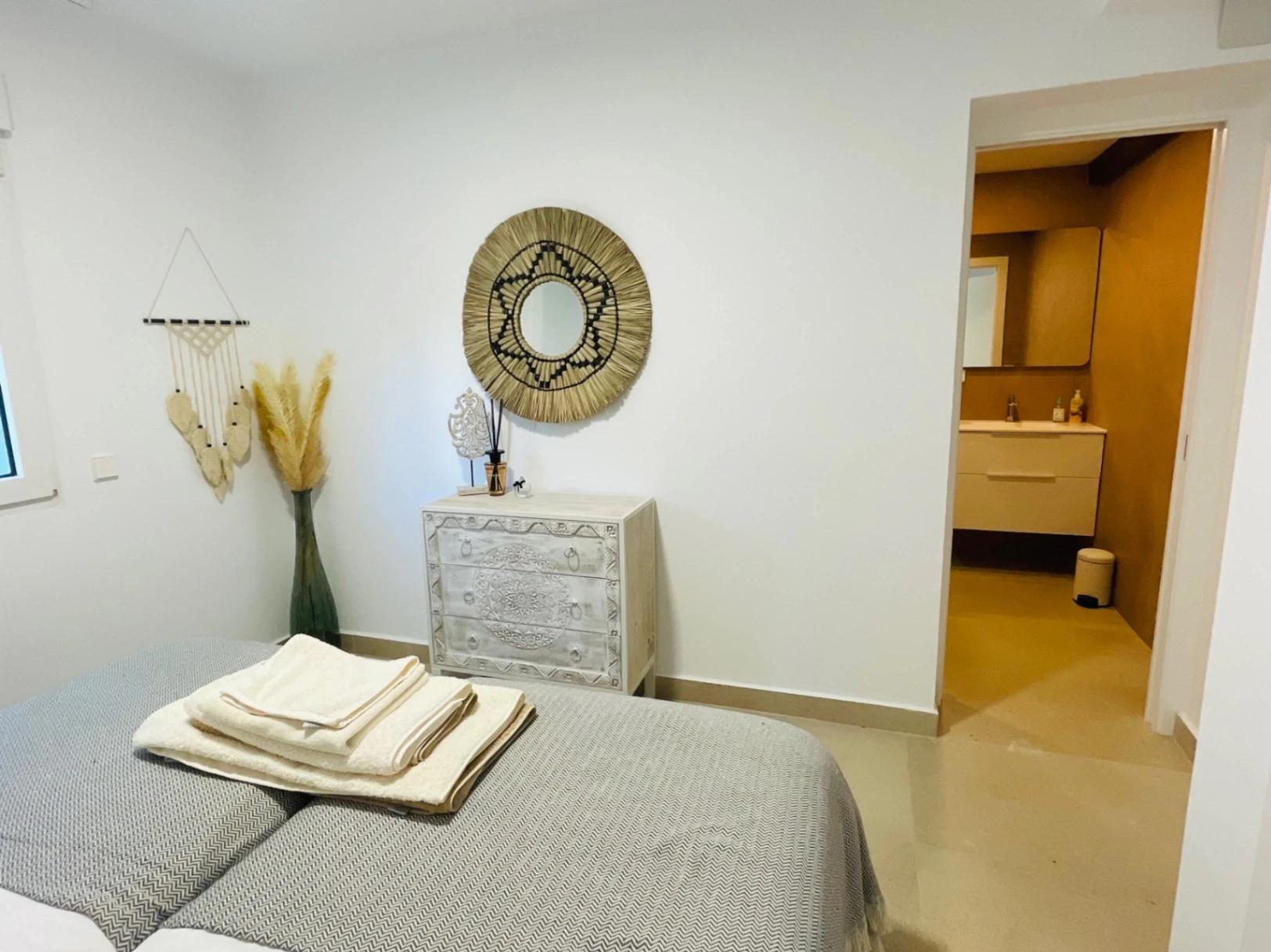 Chalet independiente en Las Marquesas en Denia con piscina privada.