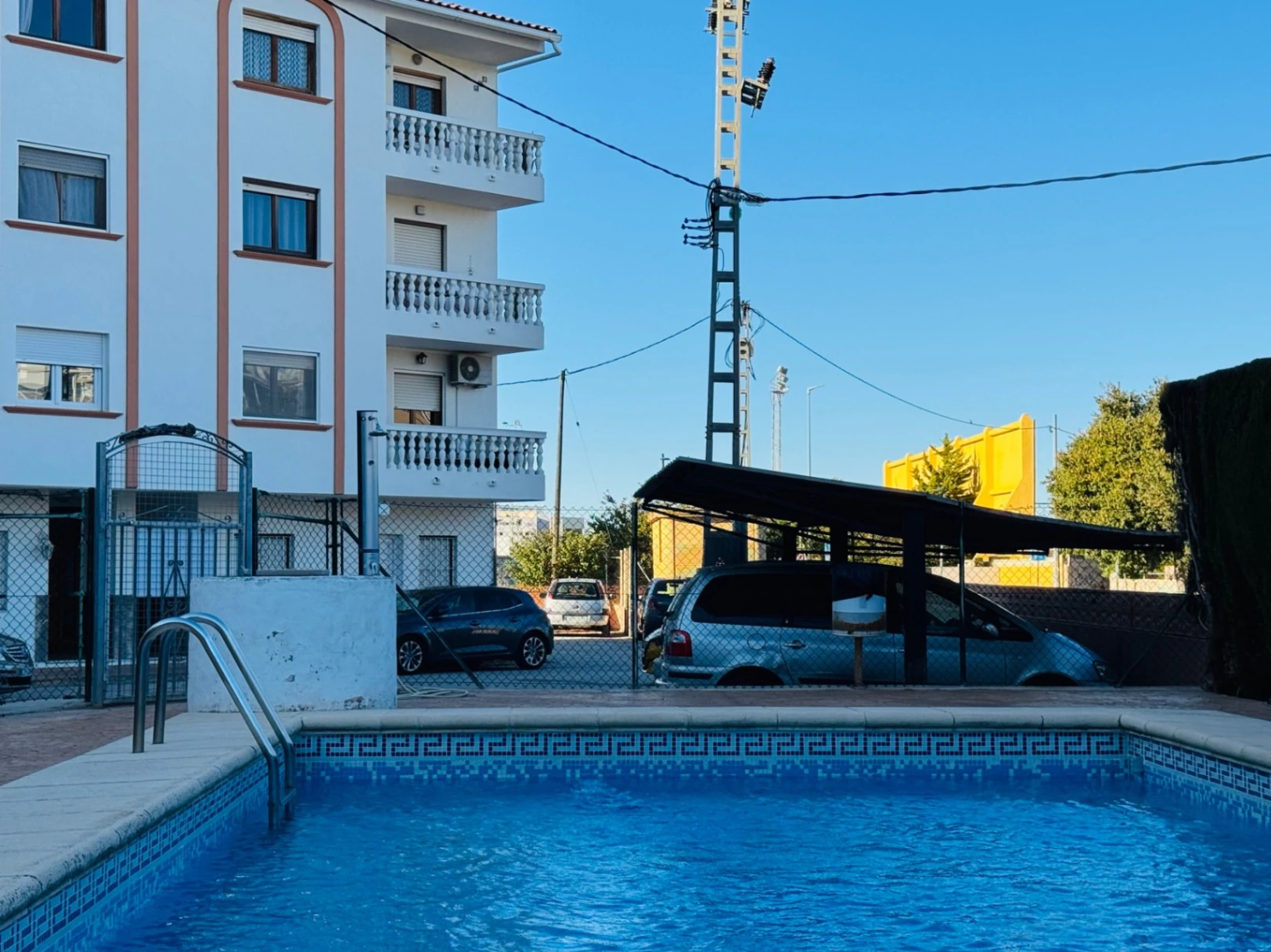 Planta baja en urbanización con piscina en Denia