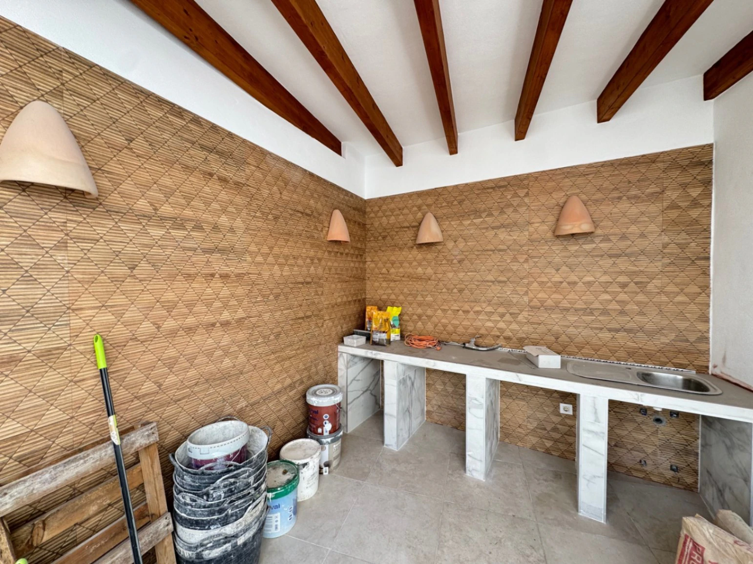 Casa de pueblo en centro Oliva con 3 viviendas dentro