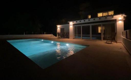 Chalet independiente en Las Marquesas en Denia con piscina privada.