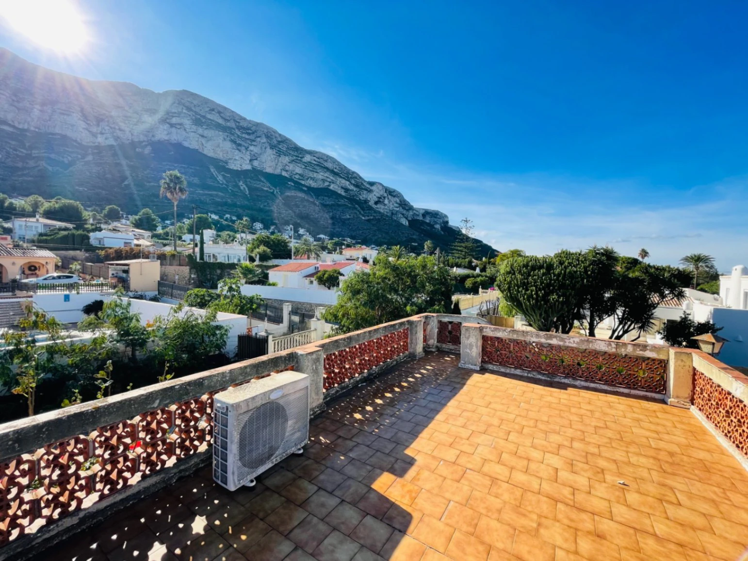 Chalet en Denia con apartamento invitados en Montgó