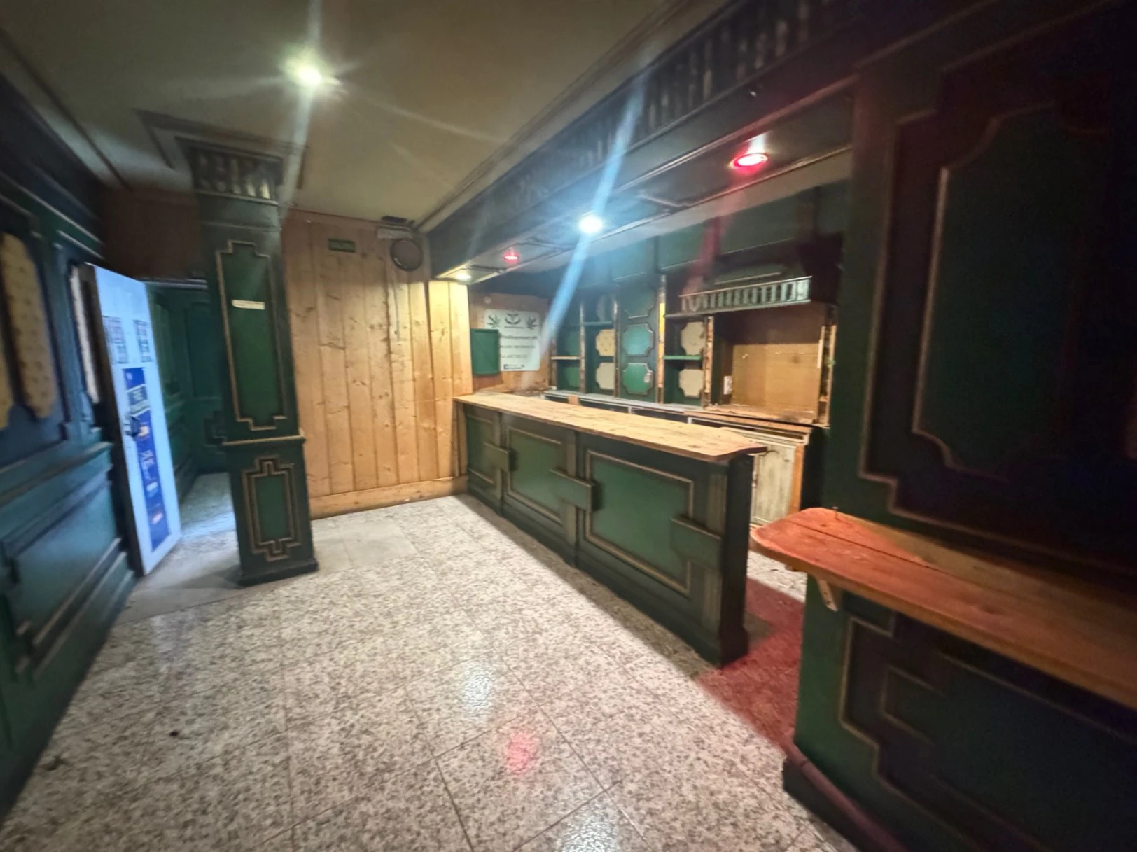 Local comercial de 180 en Denia zona puerto-centro