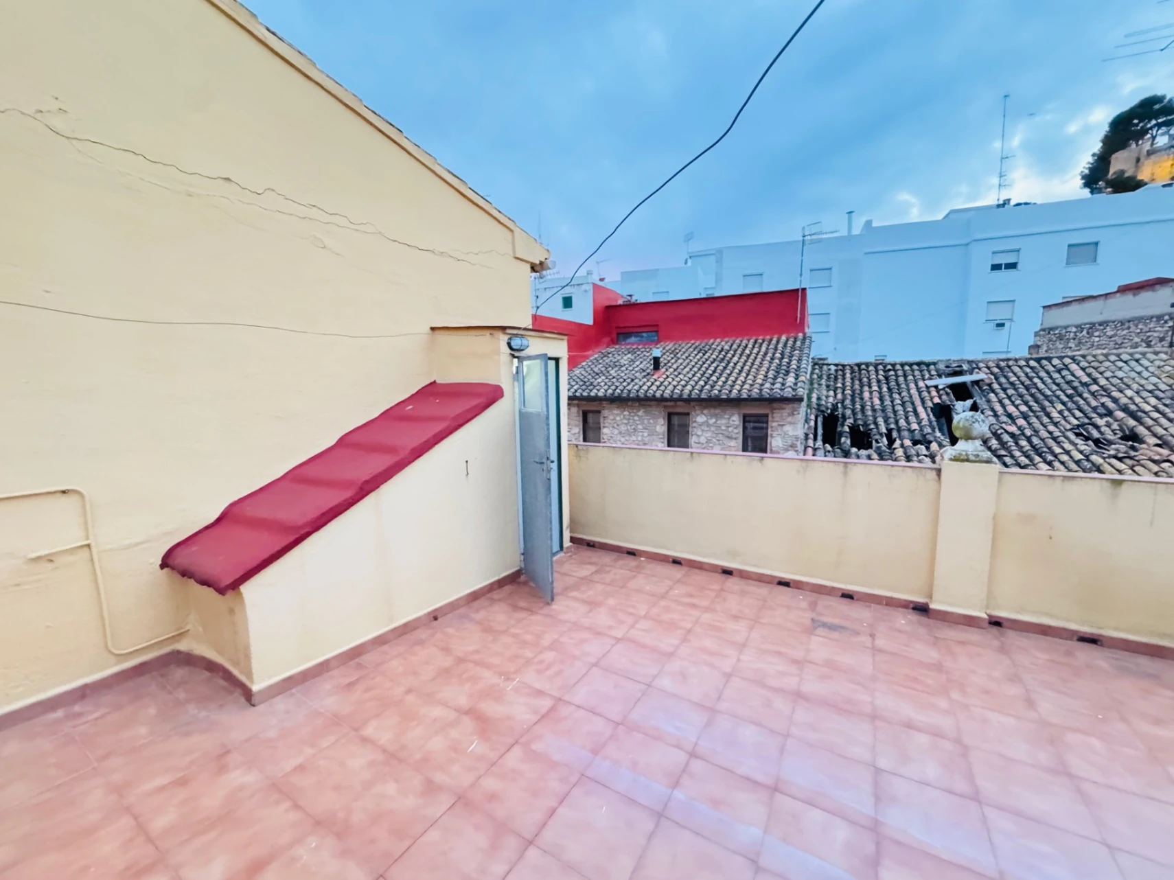 Casa de pueblo en Denia zona Puerto. Al lado Magazinos.