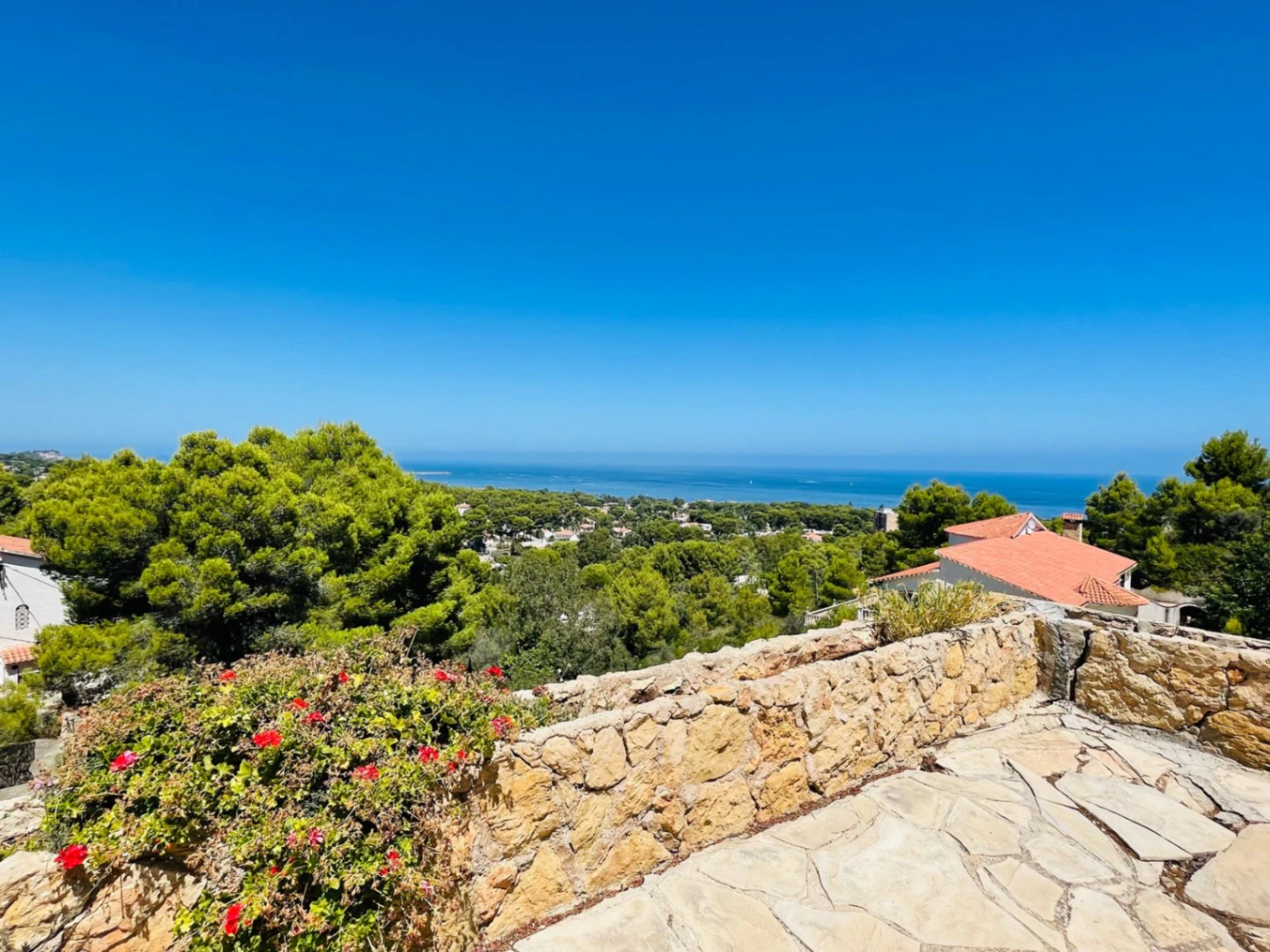 Chalet en Las Rotas con vistas panorámicas al mar y montaña
