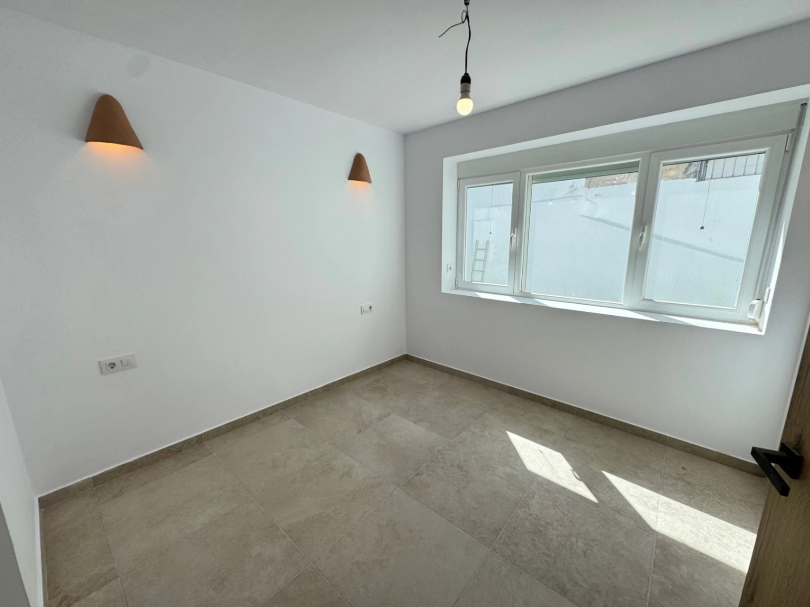 Casa de pueblo en centro Oliva con 3 viviendas dentro