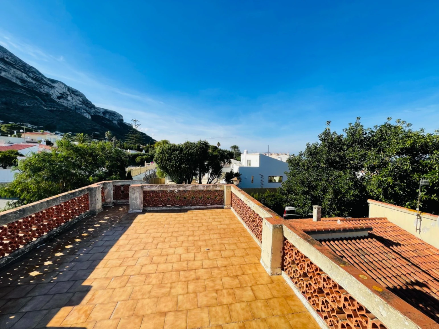 Chalet en Denia con apartamento invitados en Montgó