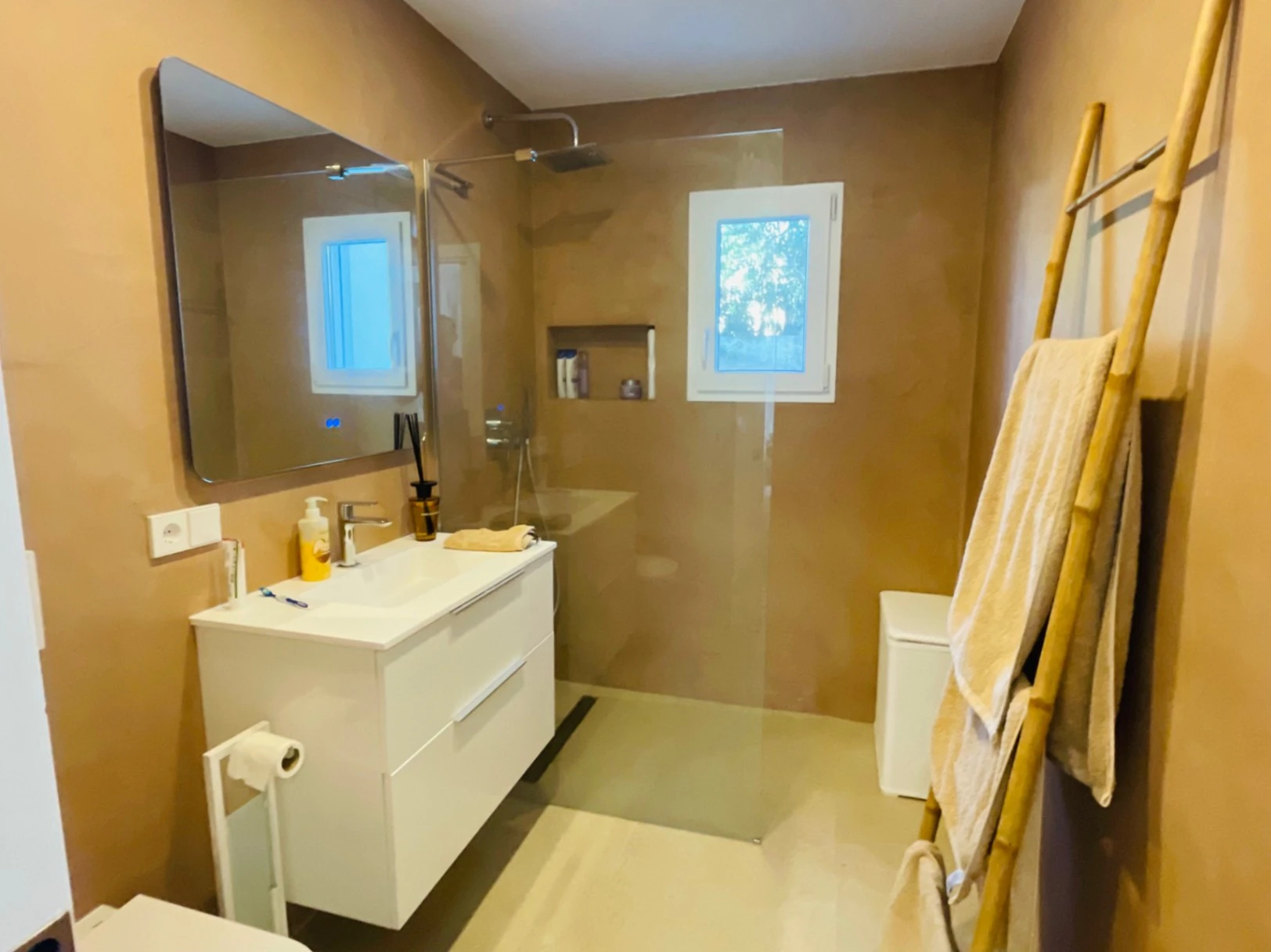 Chalet independiente en Las Marquesas en Denia con piscina privada.