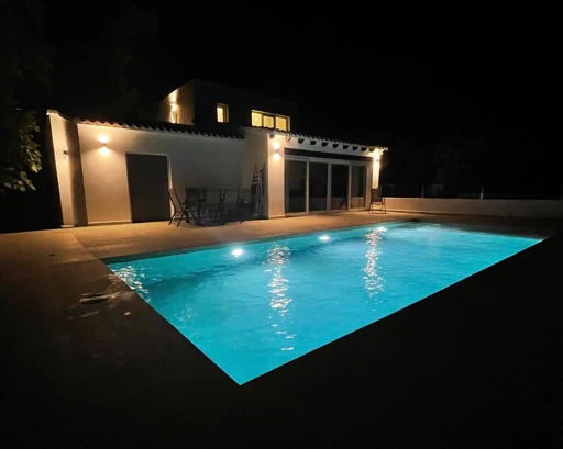 Chalet independiente en Las Marquesas en Denia con piscina privada.