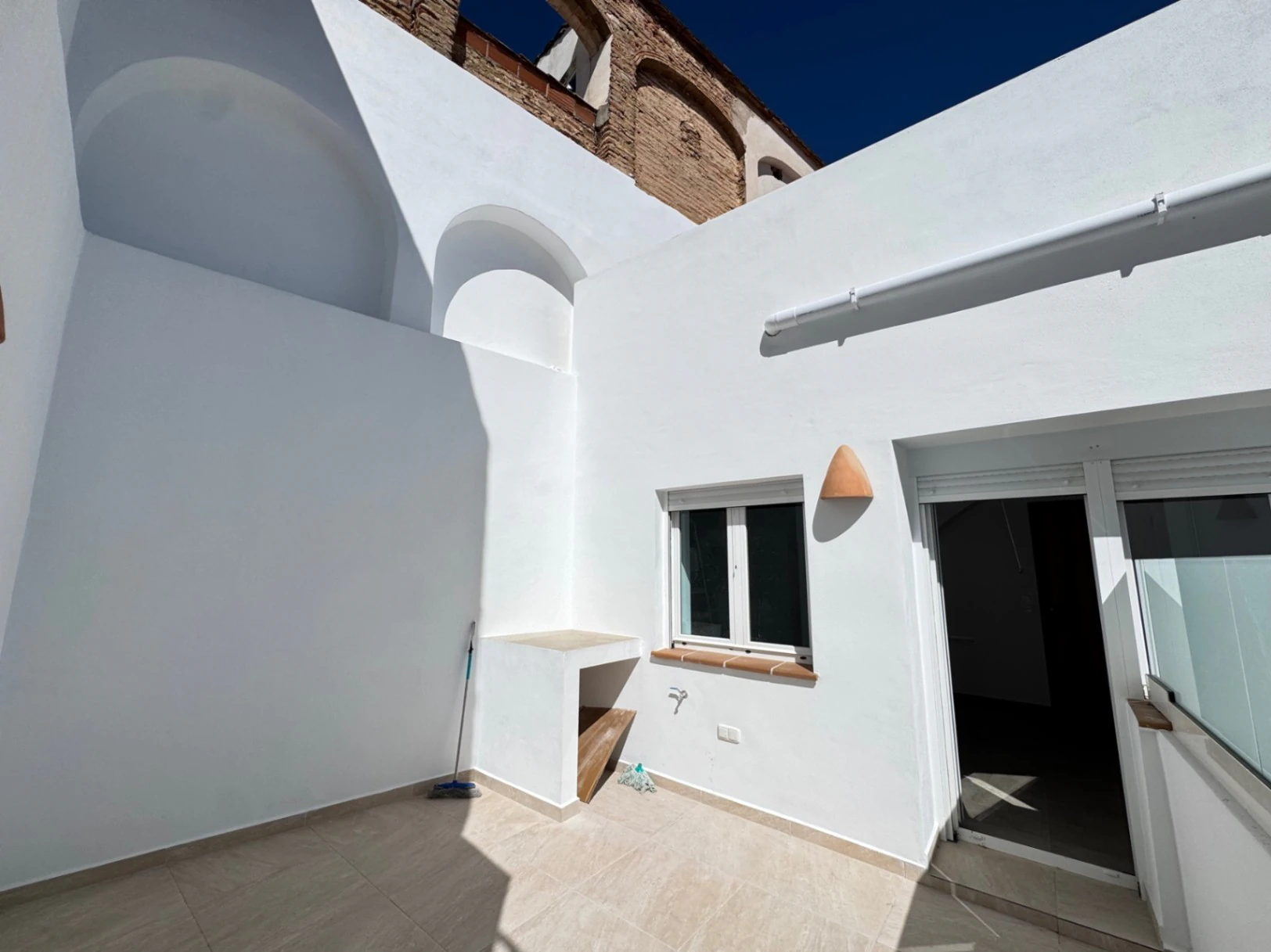 Casa de pueblo en centro Oliva con 3 viviendas dentro