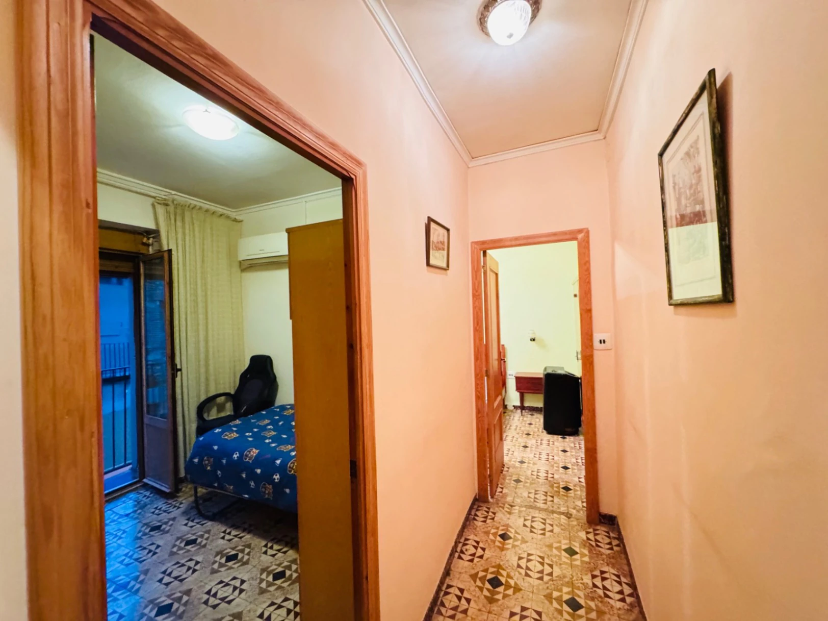 Casa de pueblo en Denia zona Puerto. Al lado Magazinos.