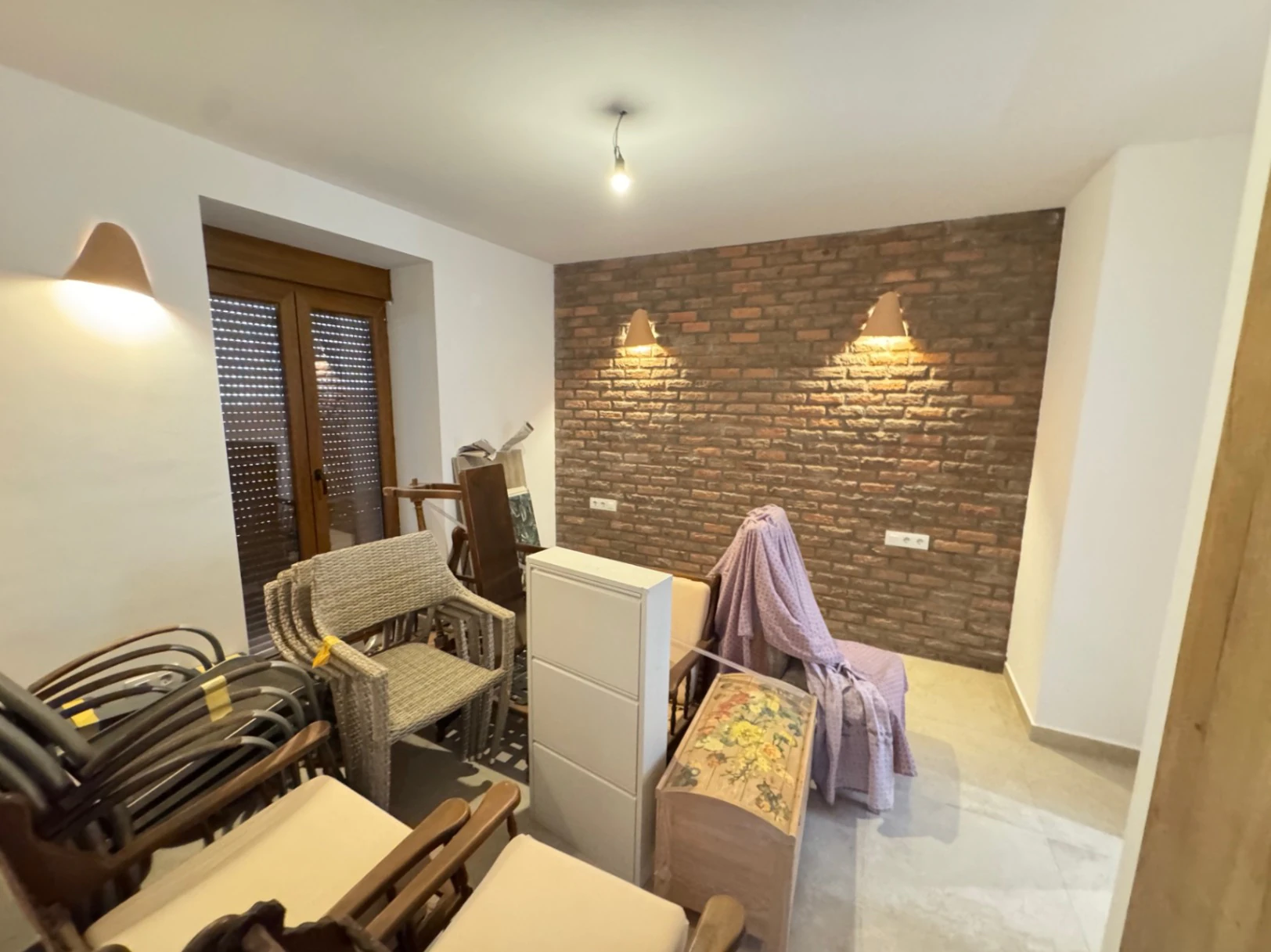 Casa de pueblo en centro Oliva con 3 viviendas dentro