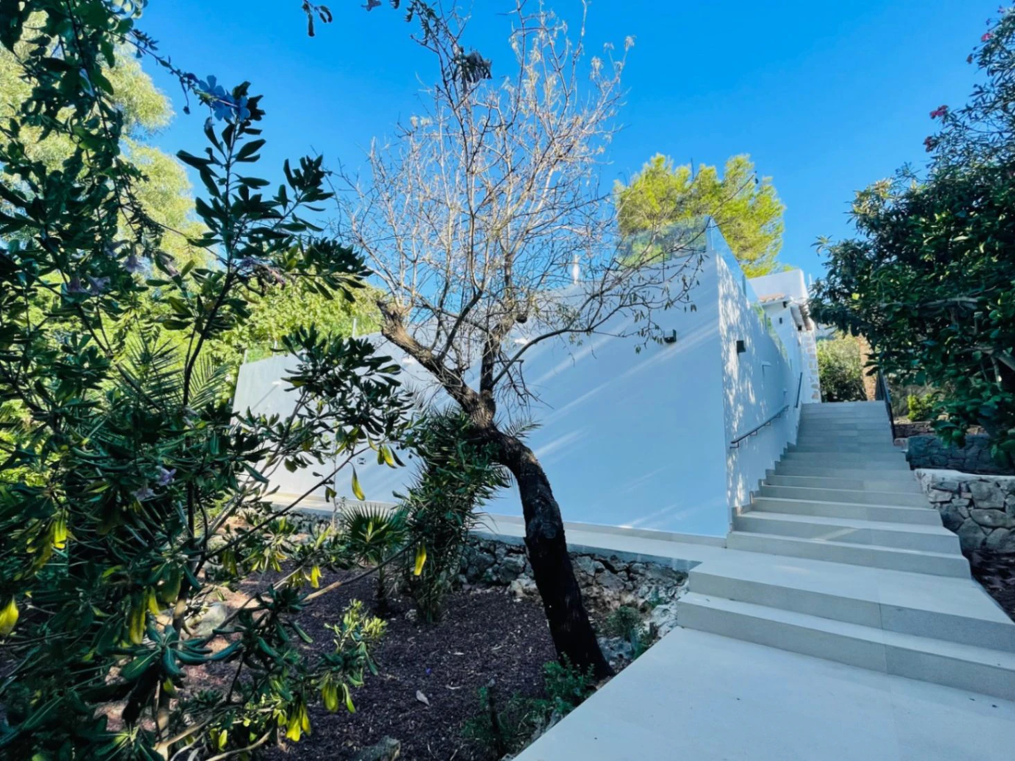 Chalet independiente en Las Marquesas en Denia con piscina privada.