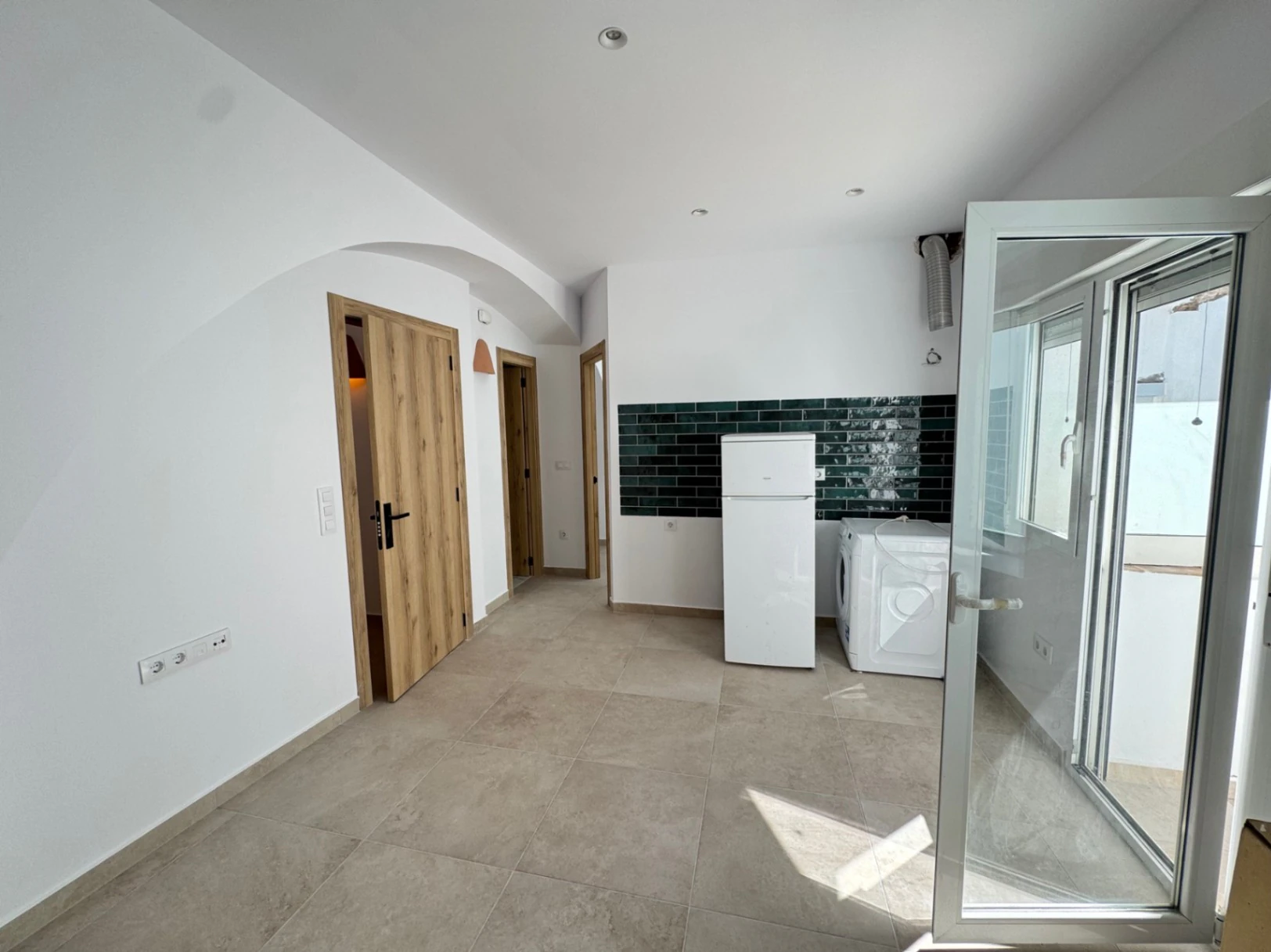 Casa de pueblo en centro Oliva con 3 viviendas dentro