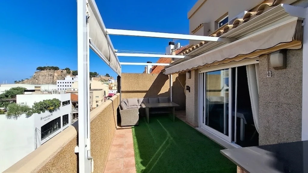 ATICO DUPLEX CON VISTAS AL CASTILLO