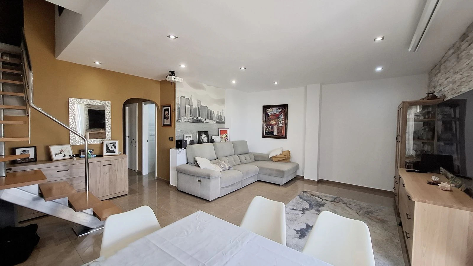 ATICO DUPLEX CON VISTAS AL CASTILLO