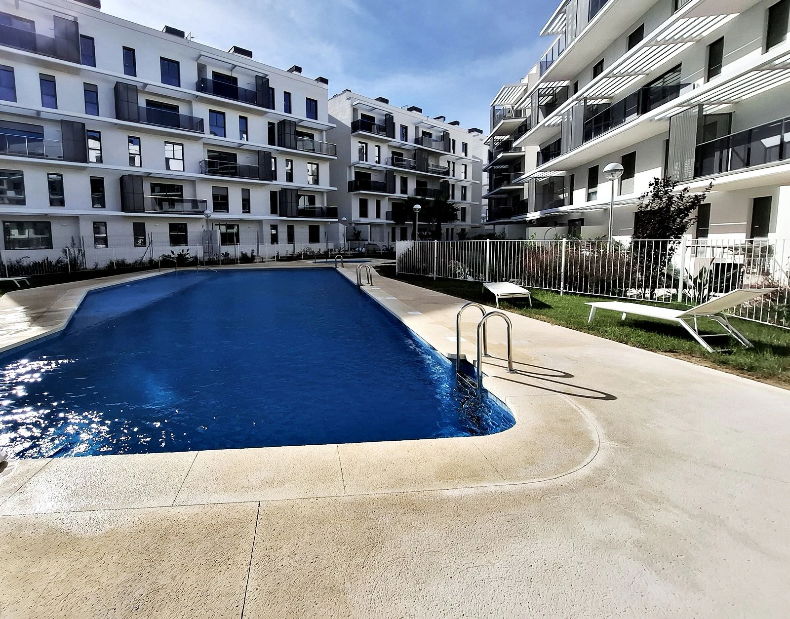 APARTAMENTO SEMINUEVO EN PLANTA BAJA DE 2 DORMITORIOS