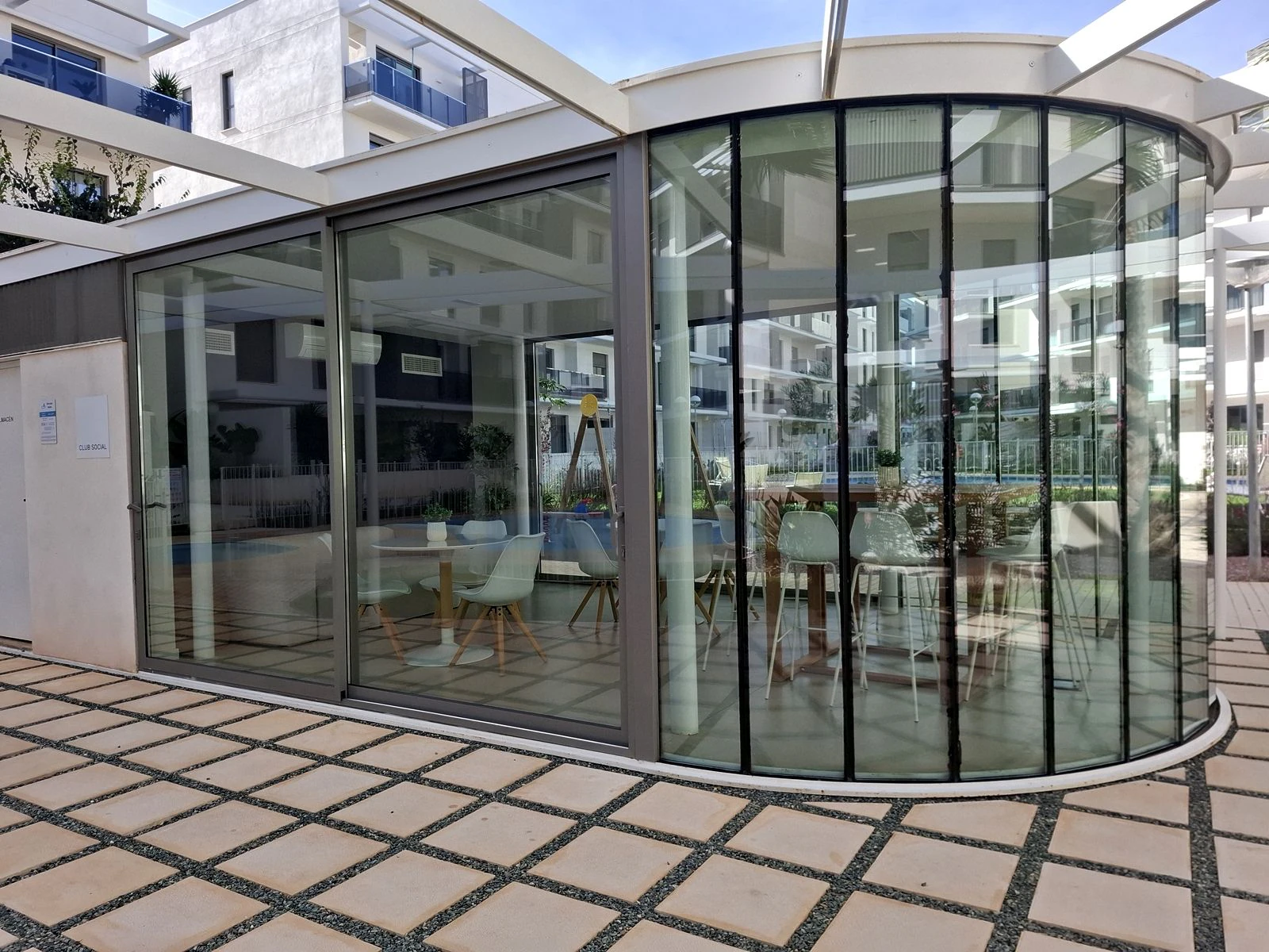 APARTAMENTO SEMINUEVO EN PLANTA BAJA DE 2 DORMITORIOS