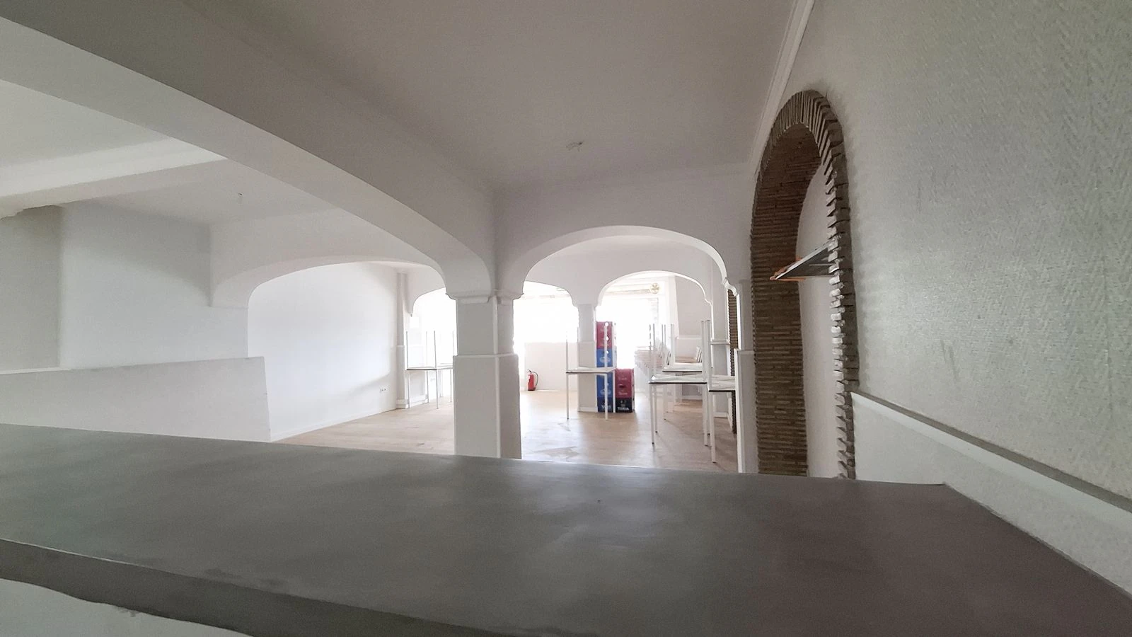 Local Comercial Premium con Licencia de Restaurante y terraza en el Puerto de Dénia