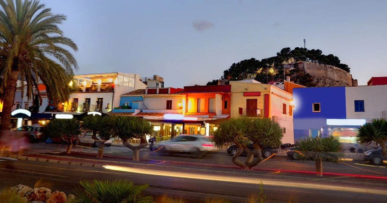 Local Comercial Premium con Licencia de Restaurante y terraza en el Puerto de Dénia