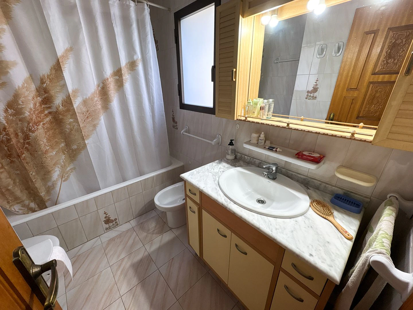 A pie de playa: Exclusivo adosado en primera línea de Las Marinas, Dénia.