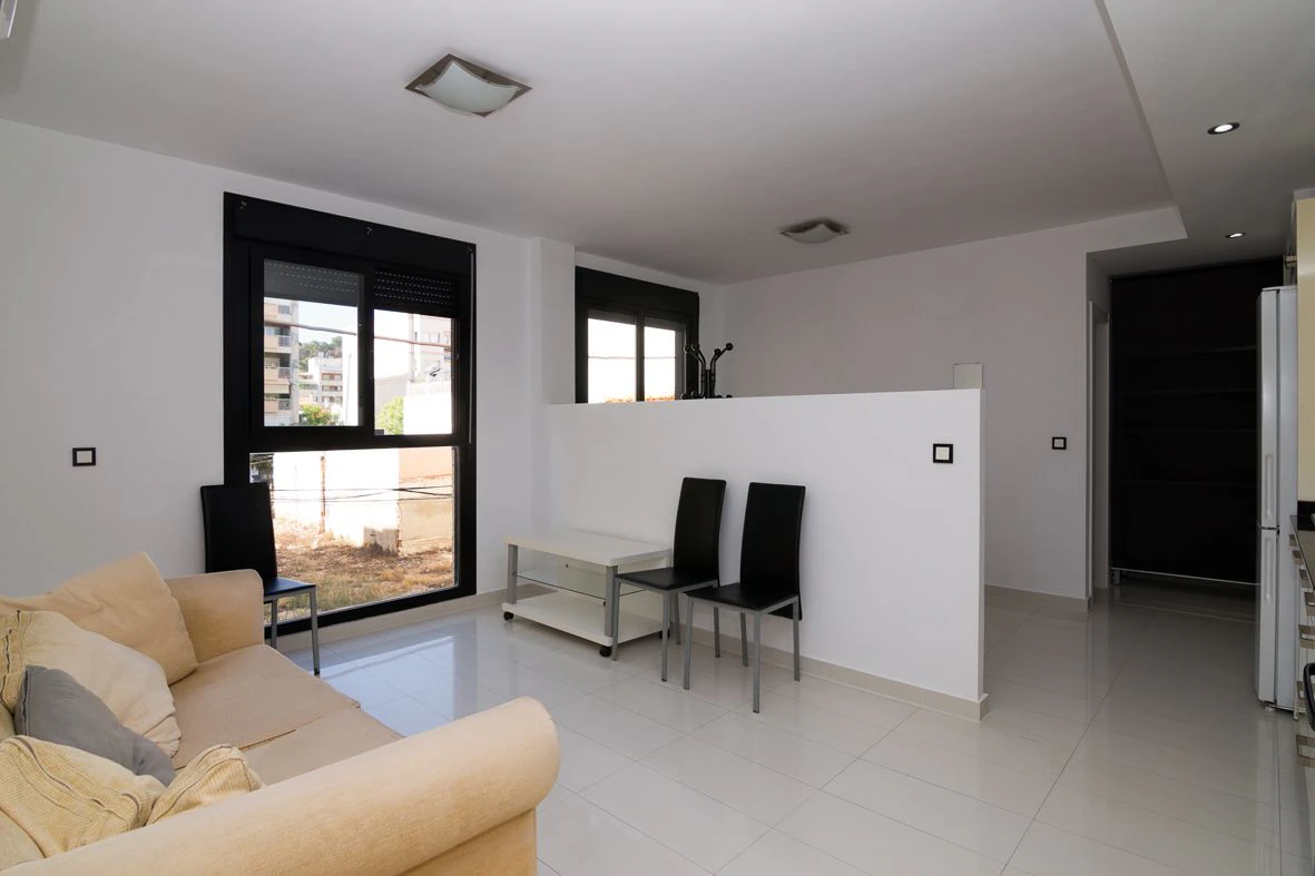 Estudio de estilo moderno en venta.